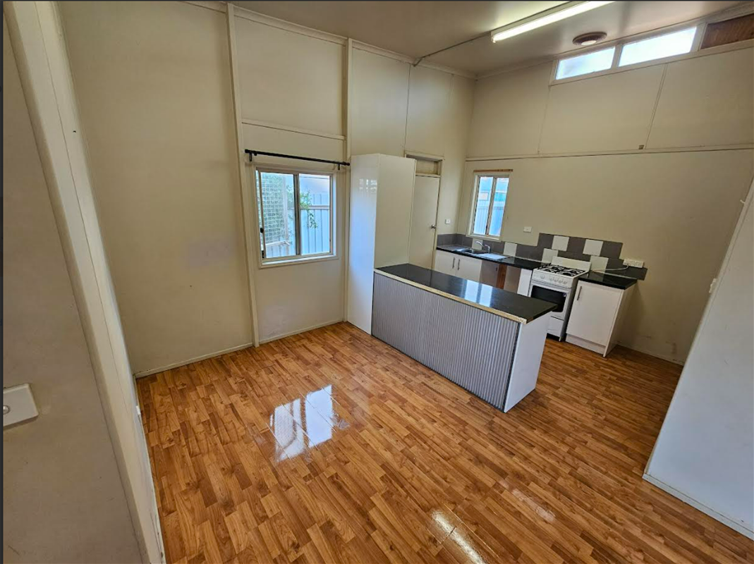 Duplex/Semi house rental available now! 7