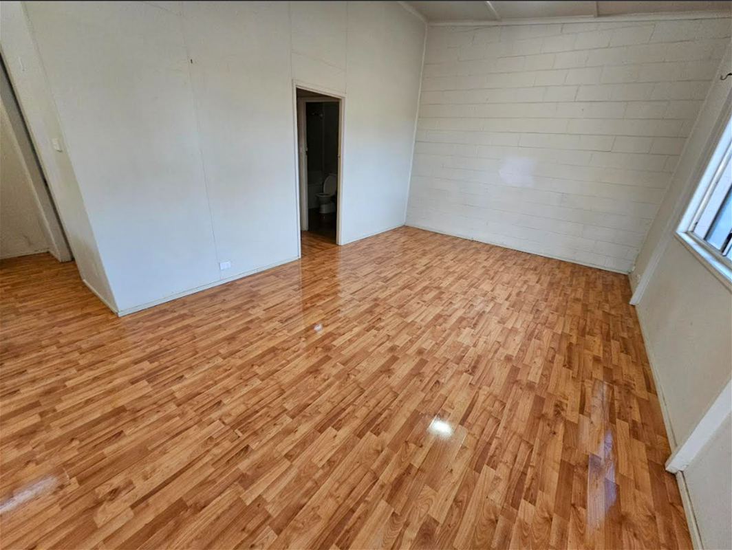 Duplex/Semi house rental available now! 8
