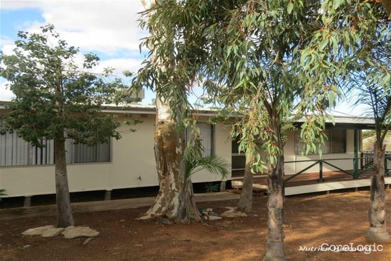 33A Taurus Street, Southern Cross, 12