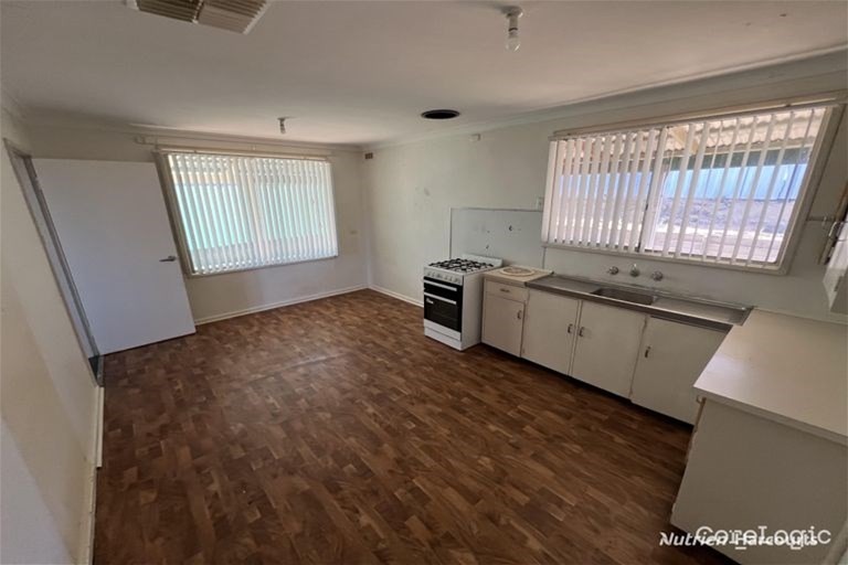 33A Taurus Street, Southern Cross, 24