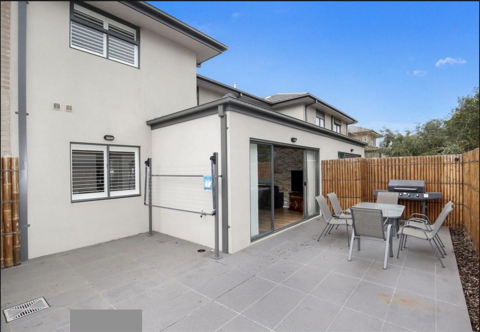 Stylish Three Bedroom Townhouse!! 11