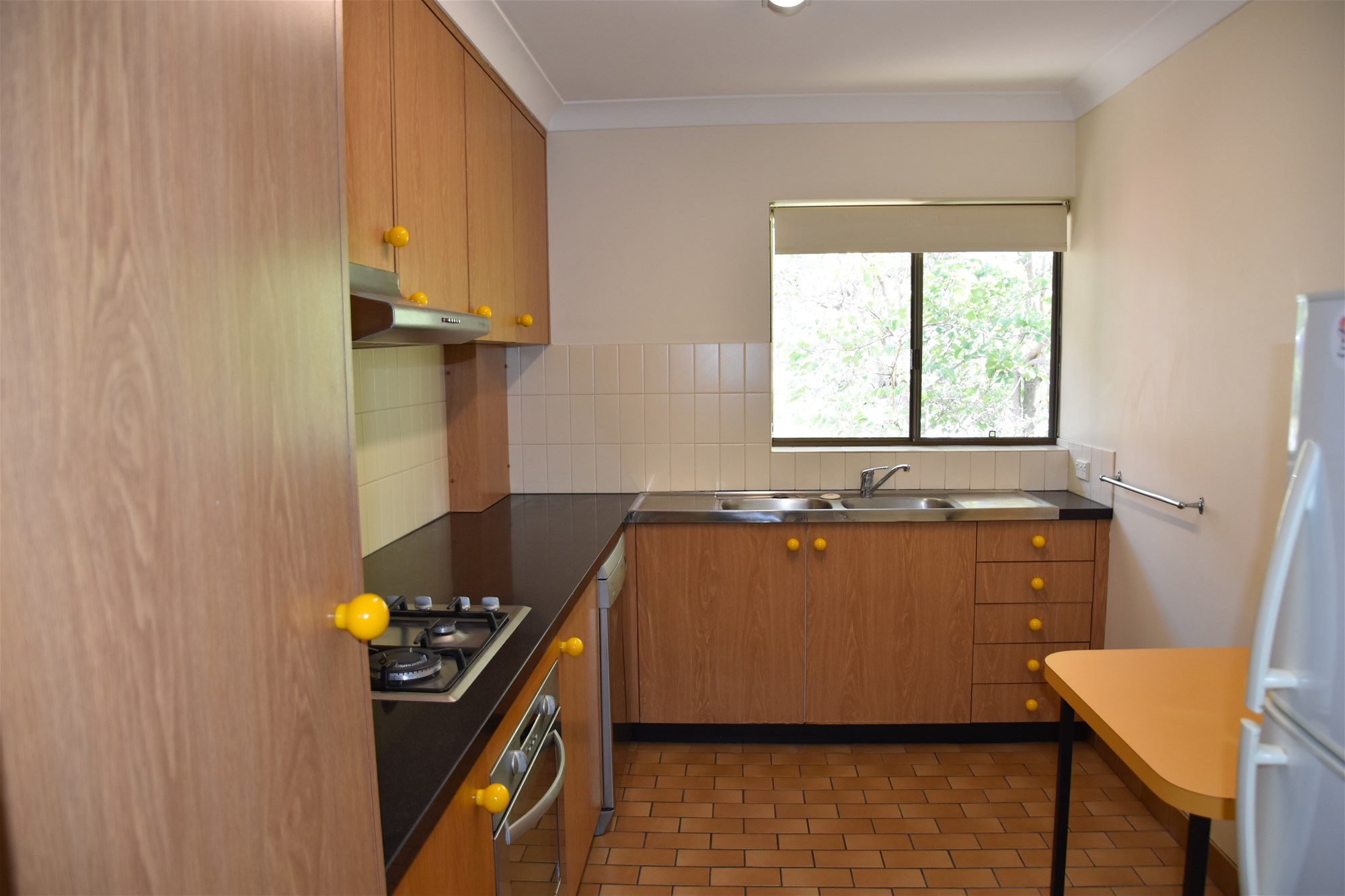 Furnished Air Conditioned Centrally Located Apartment in Indooroopilly