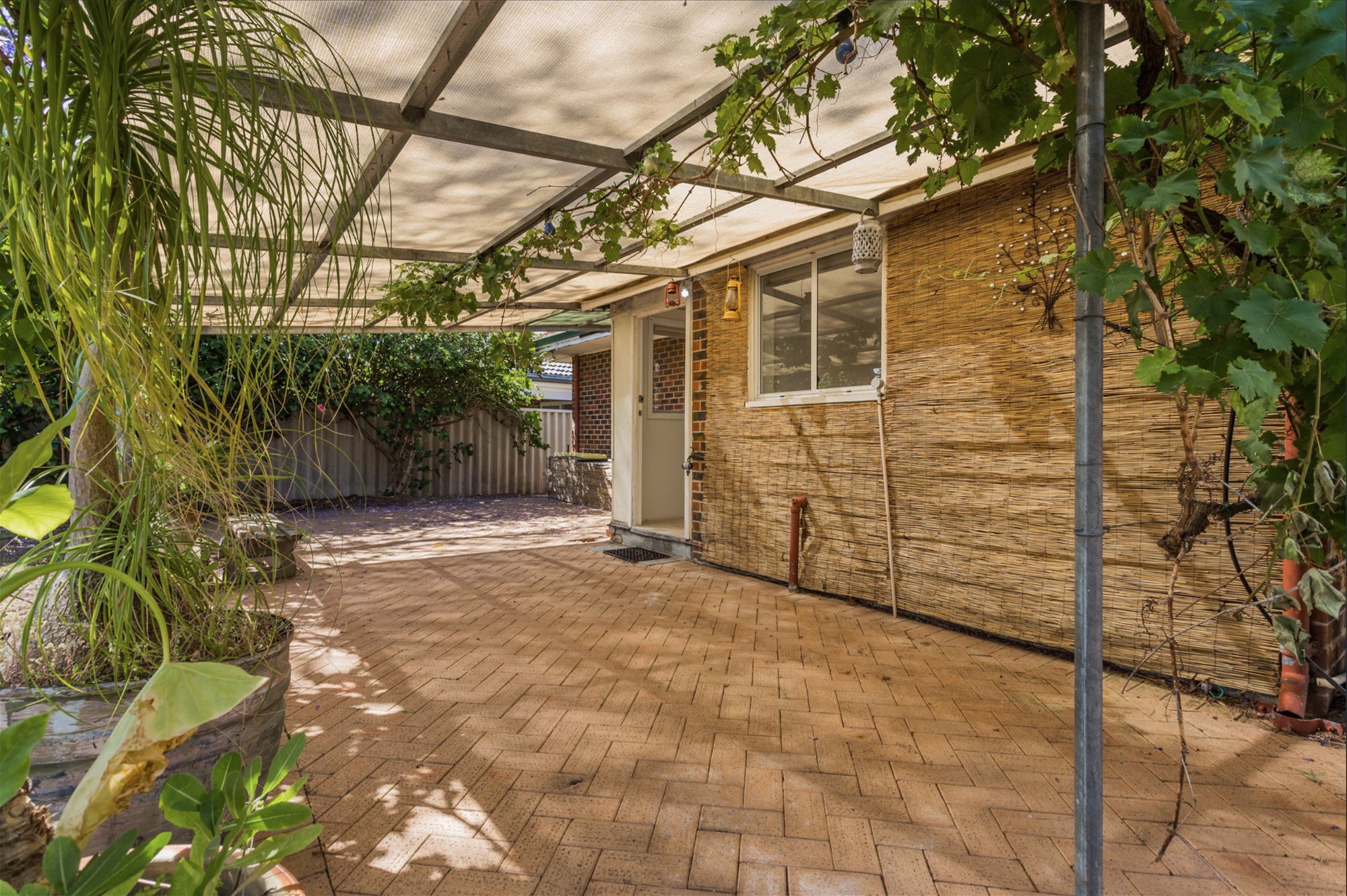 Charming Cloverdale Home – Available 10