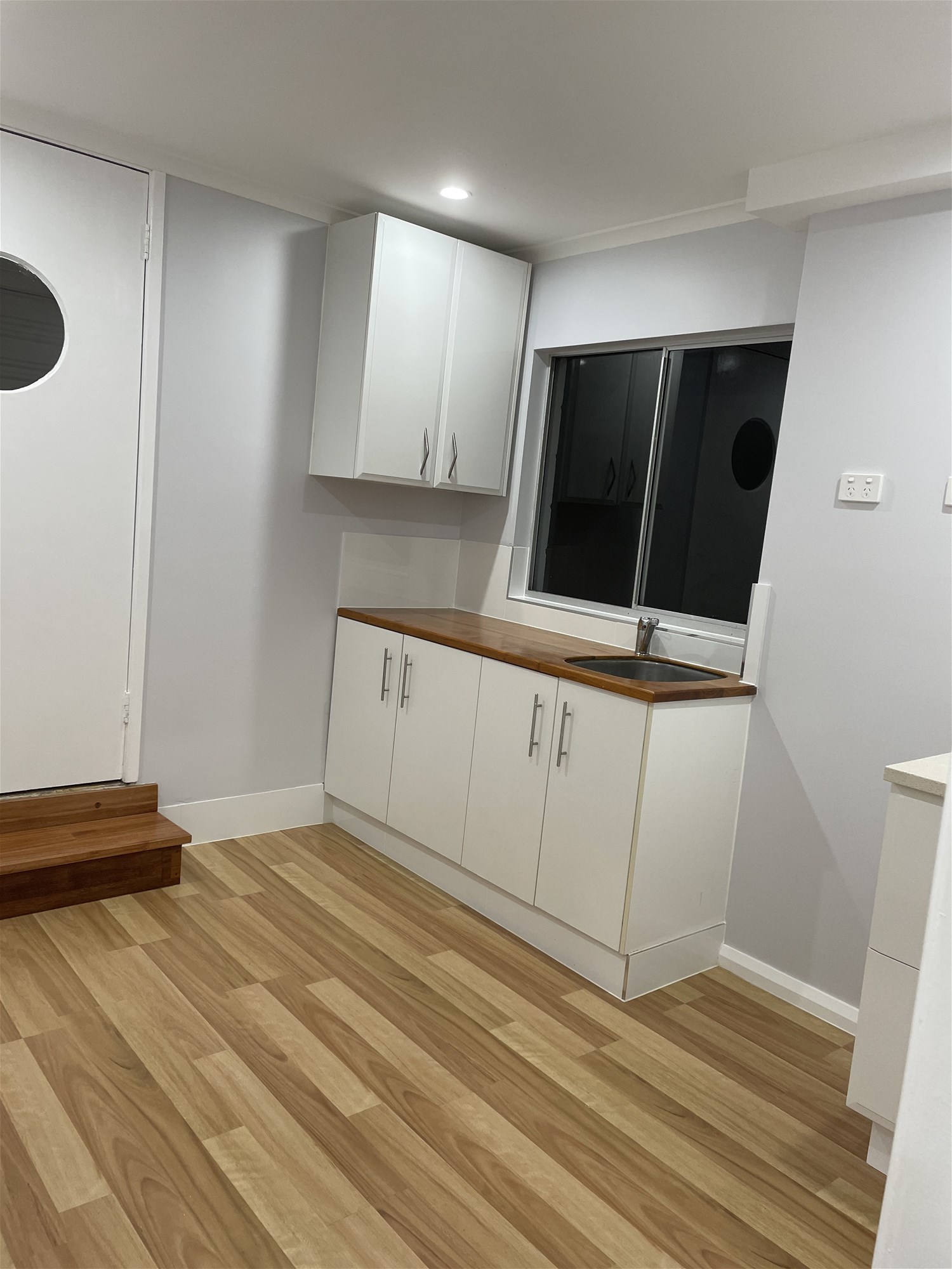 Charming & Convenient: Unit for 6