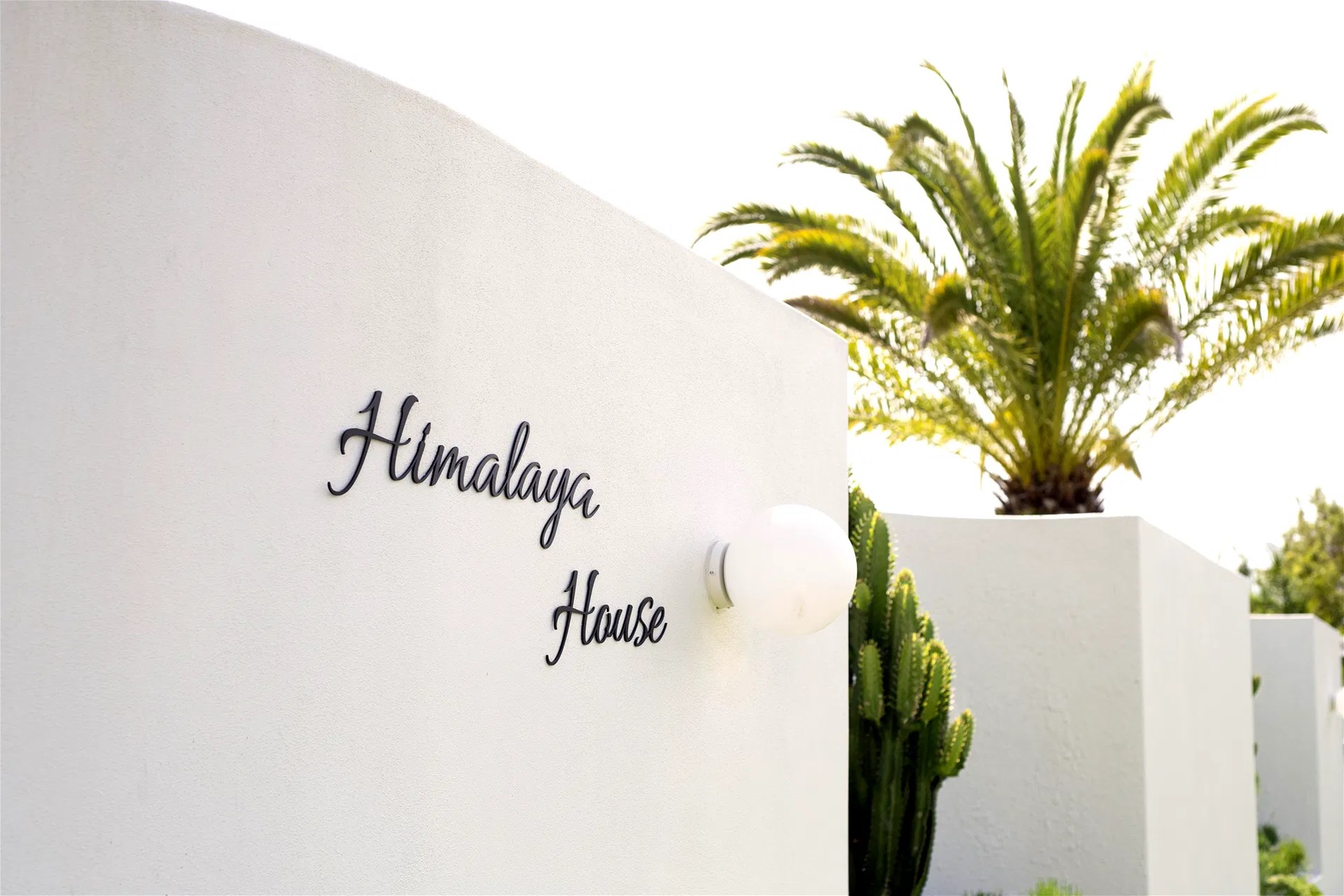 Fully furn-$4200 p/w based on 2