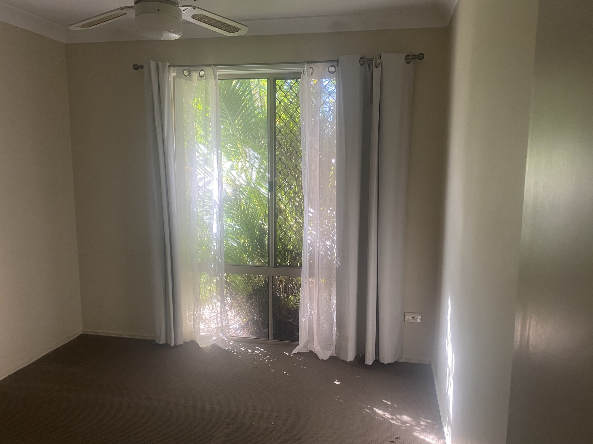 3 bedroom, 1 bathroom, single 11