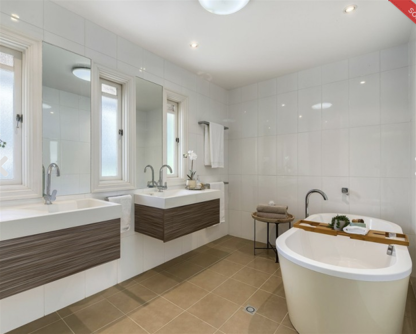 Spacious Family Home with Pool 8