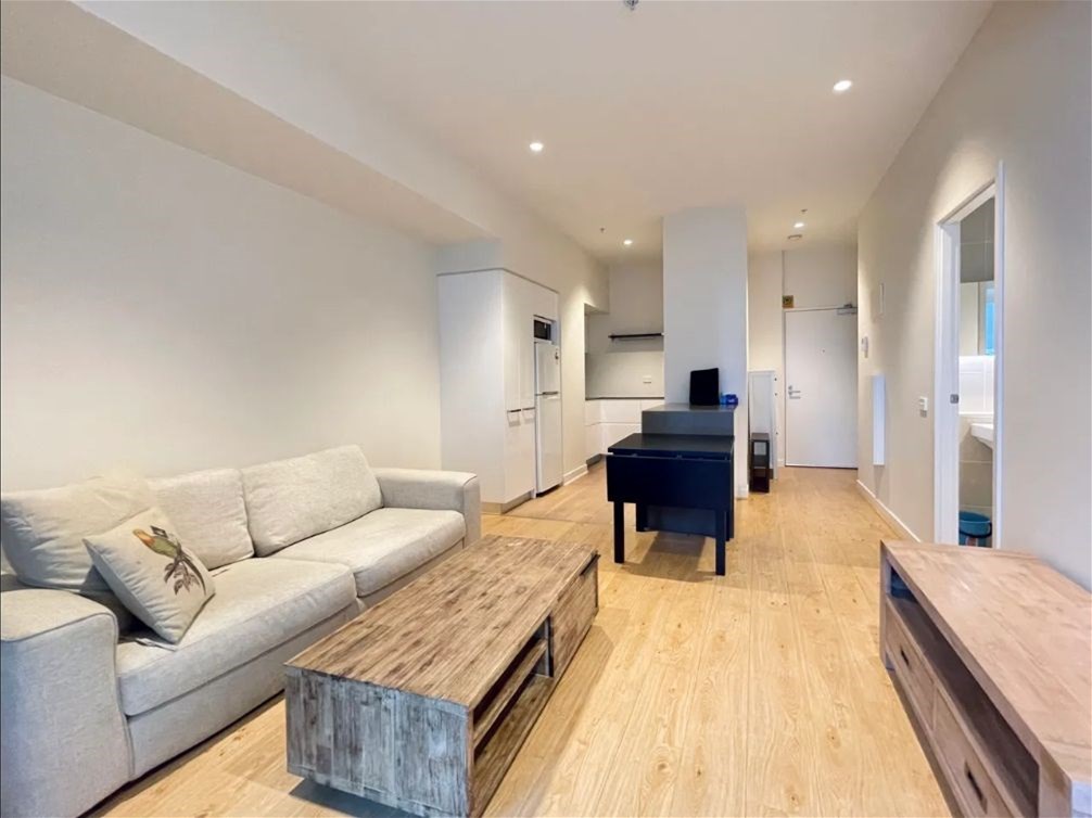 Fully furnished and equipped: Melbourne 2