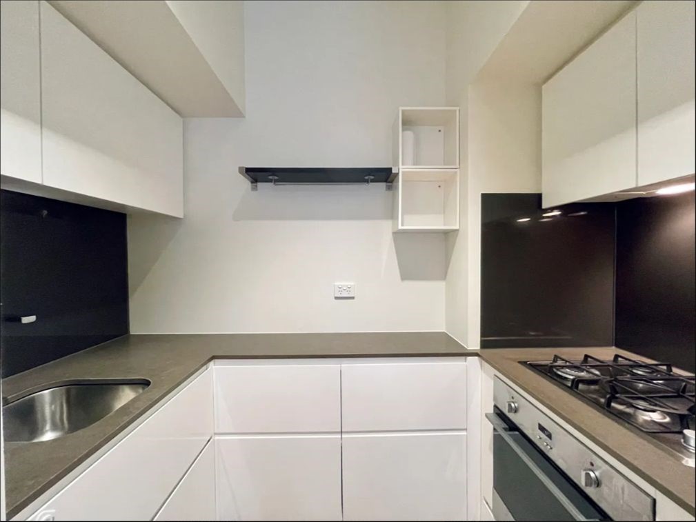 Fully furnished and equipped: Melbourne 3