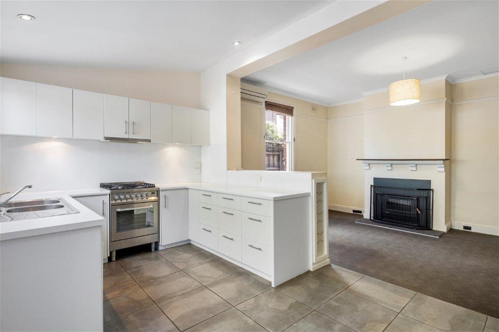Spacious Home on the City 4