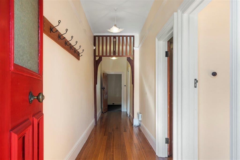 Spacious Home on the City 3