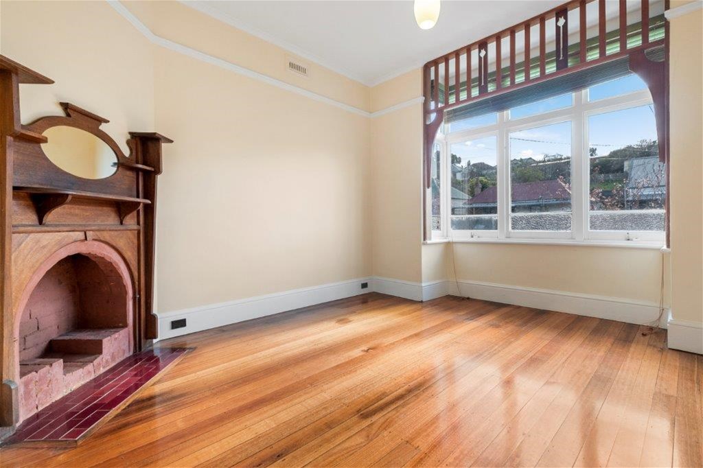 Spacious Home on the City 7