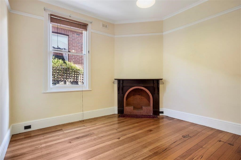 Spacious Home on the City 8