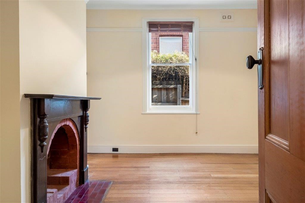 Spacious Home on the City 9