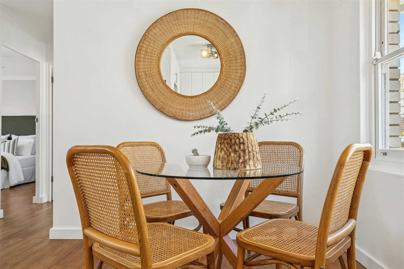 Light Filled Top Floor Unit, 4