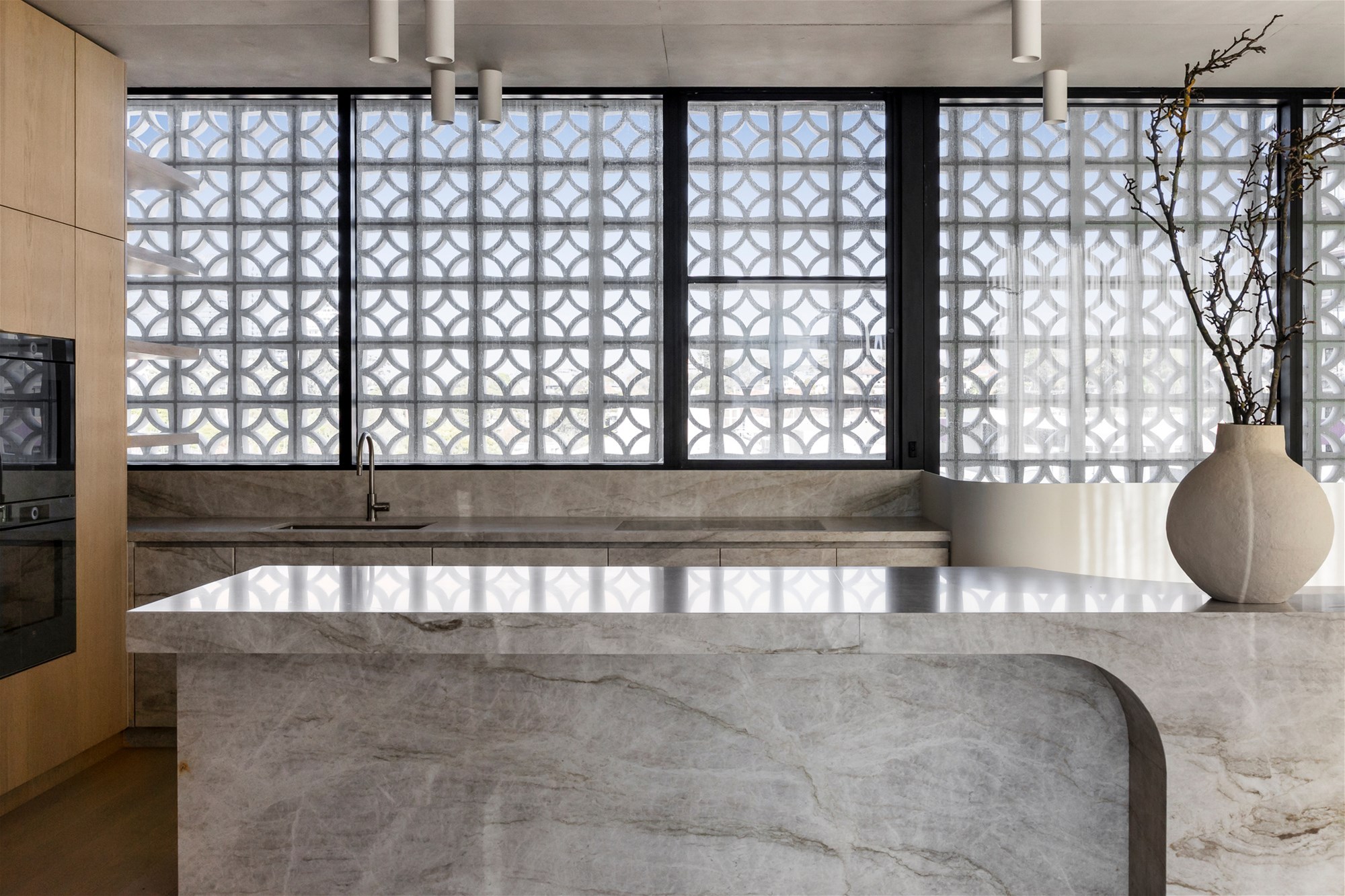 $3,850 per week fully furnished 5