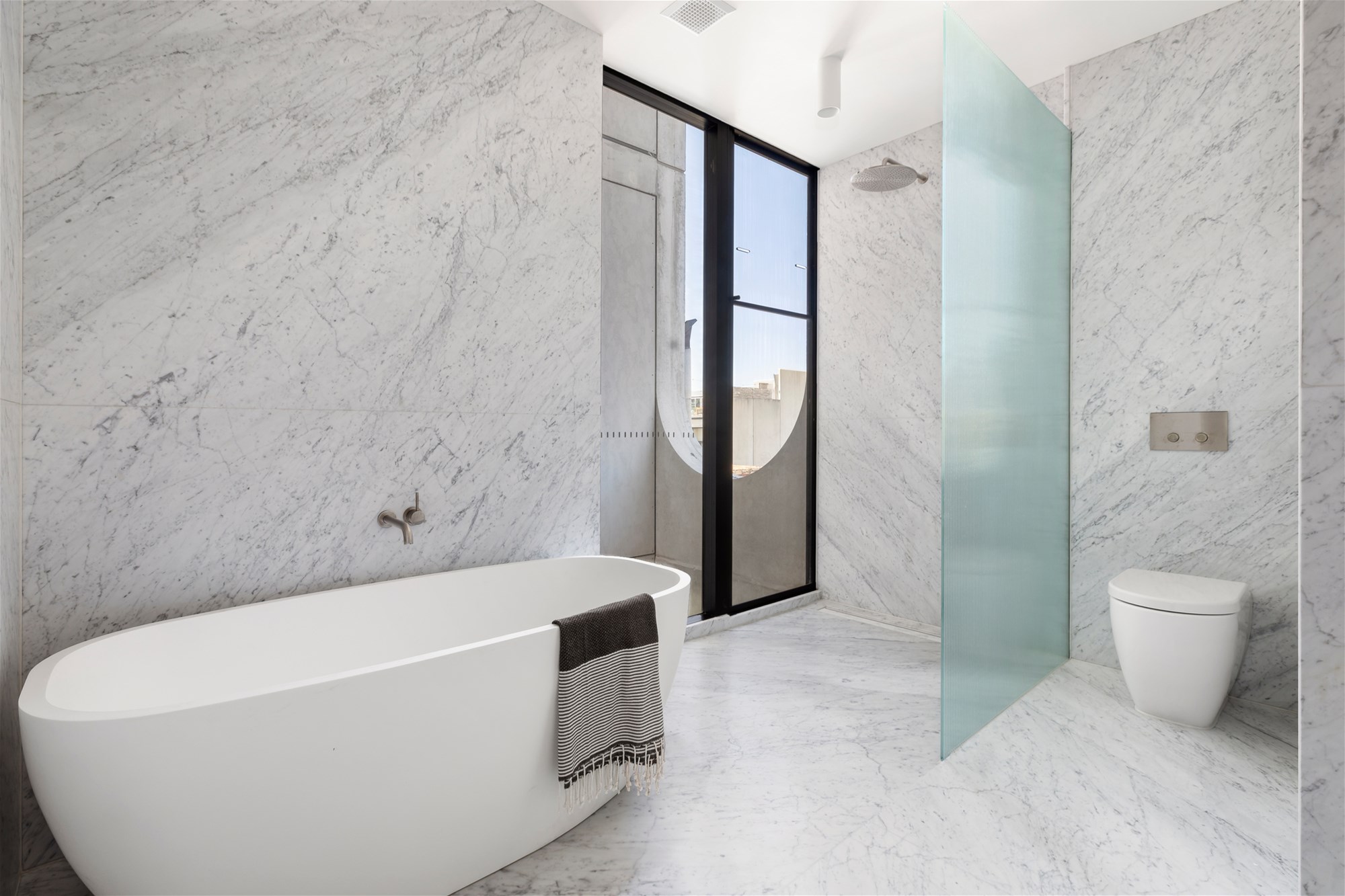 $3,850 per week fully furnished 17