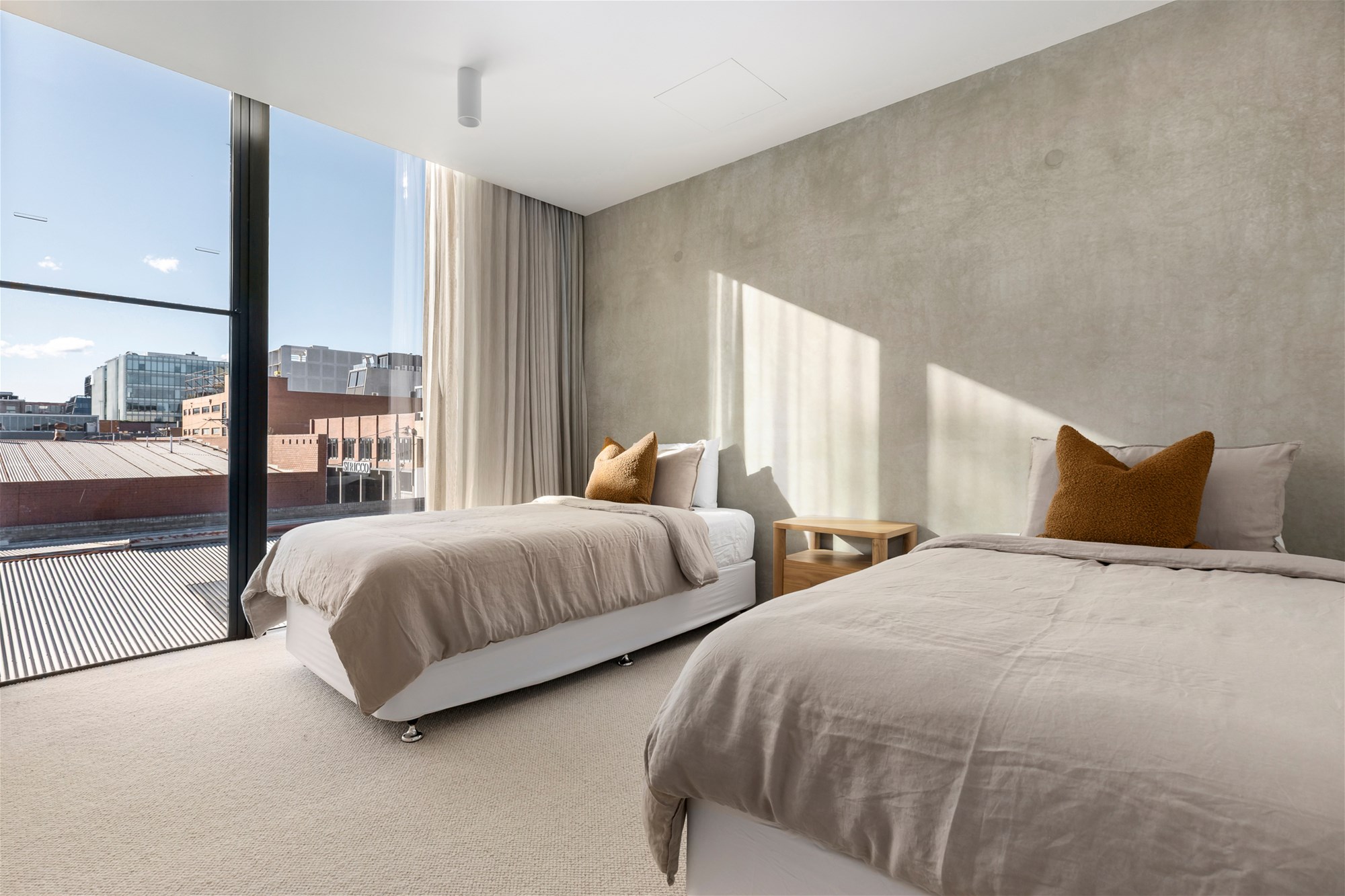 $3,850 per week fully furnished 16