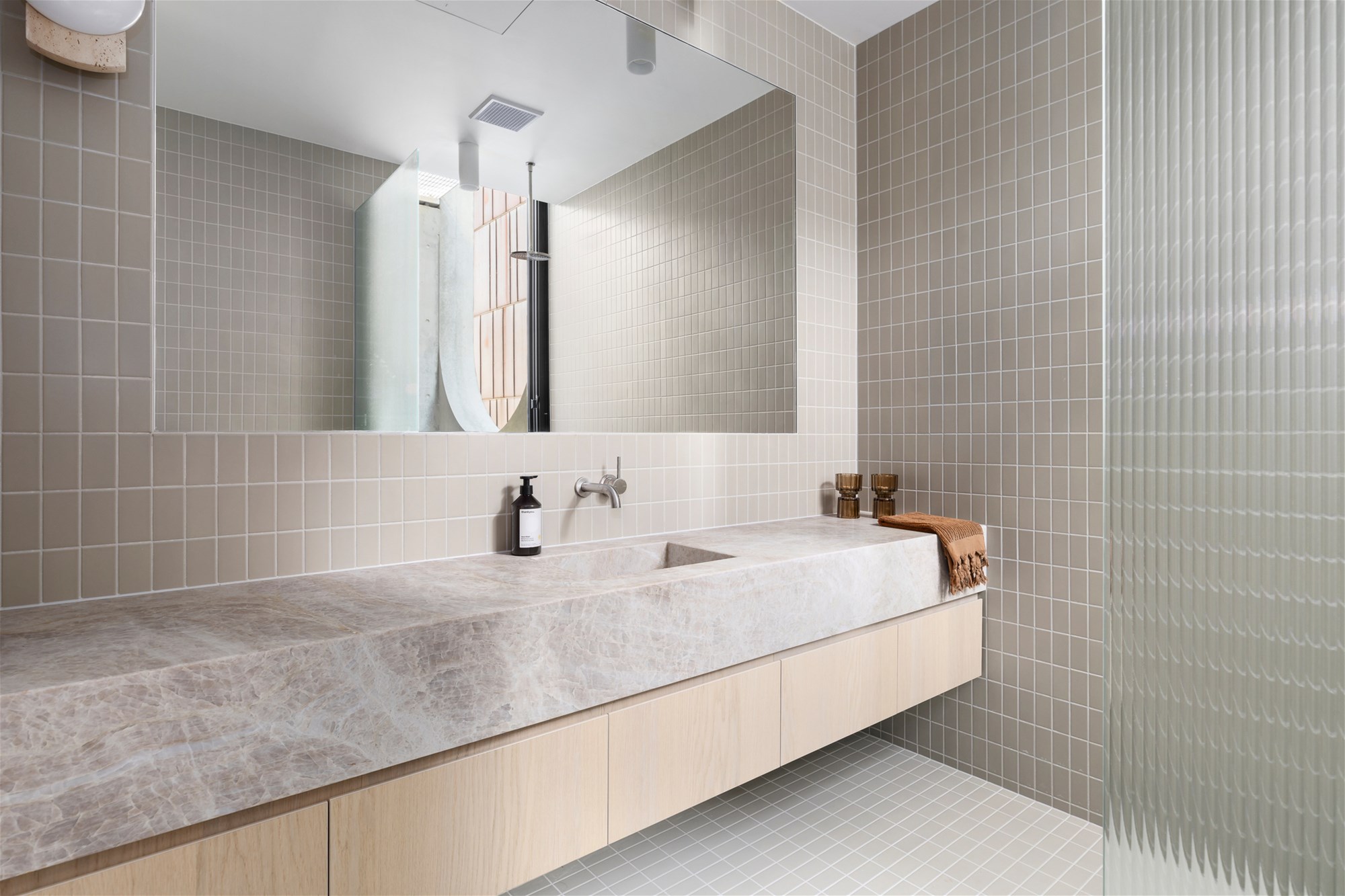 $3,850 per week fully furnished 13