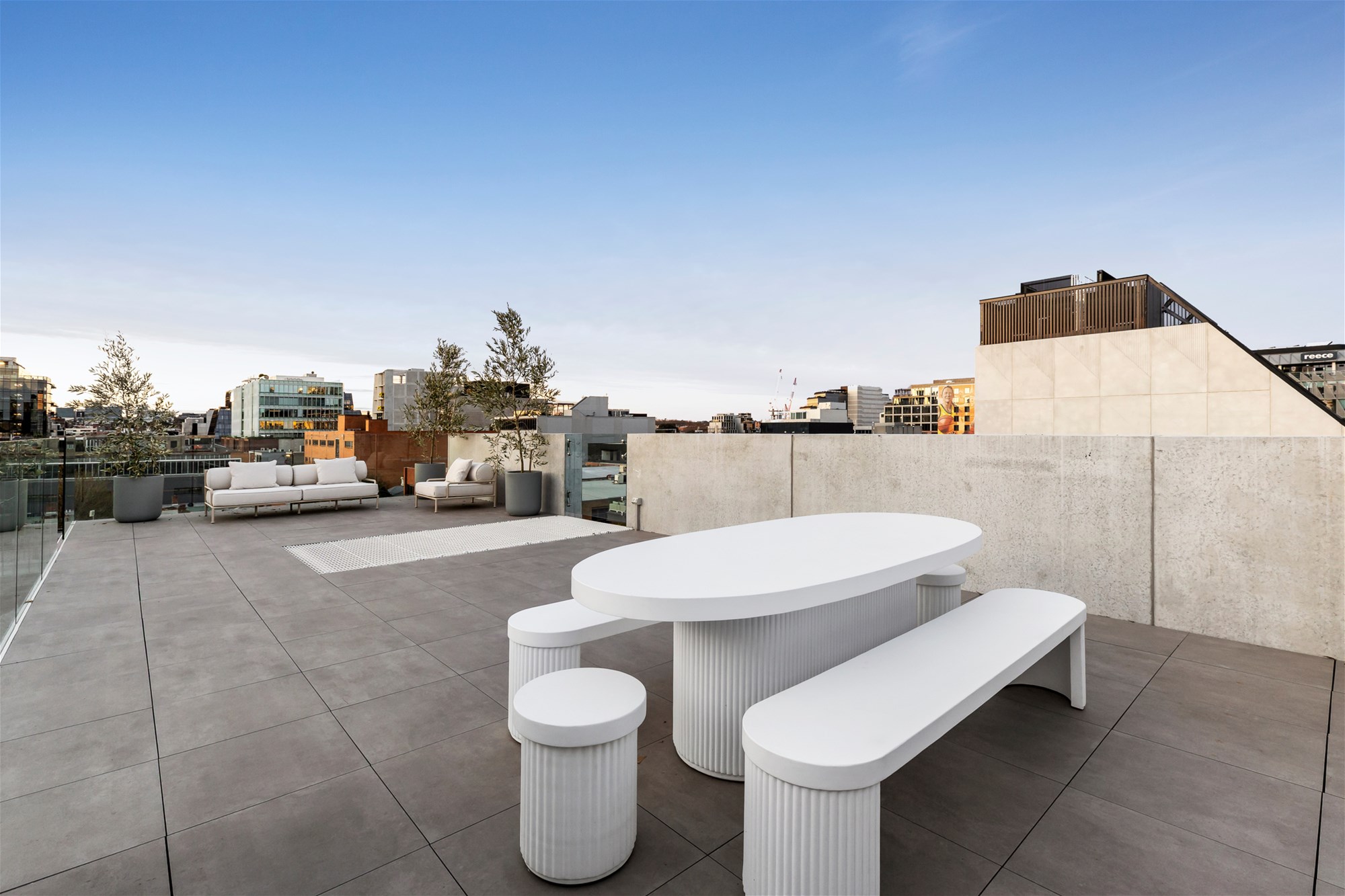 $3,850 per week fully furnished 22