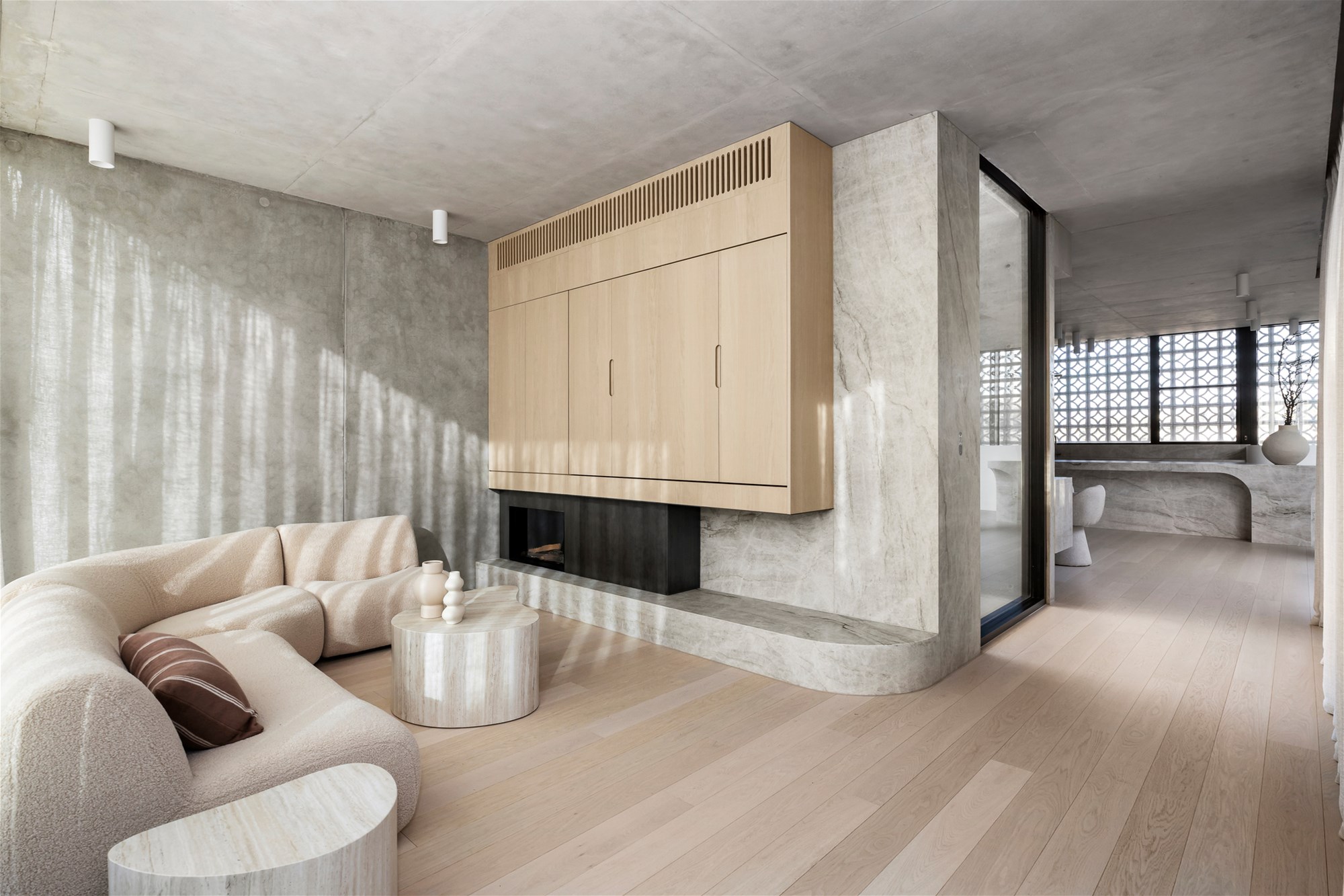 $3,850 per week fully furnished 4