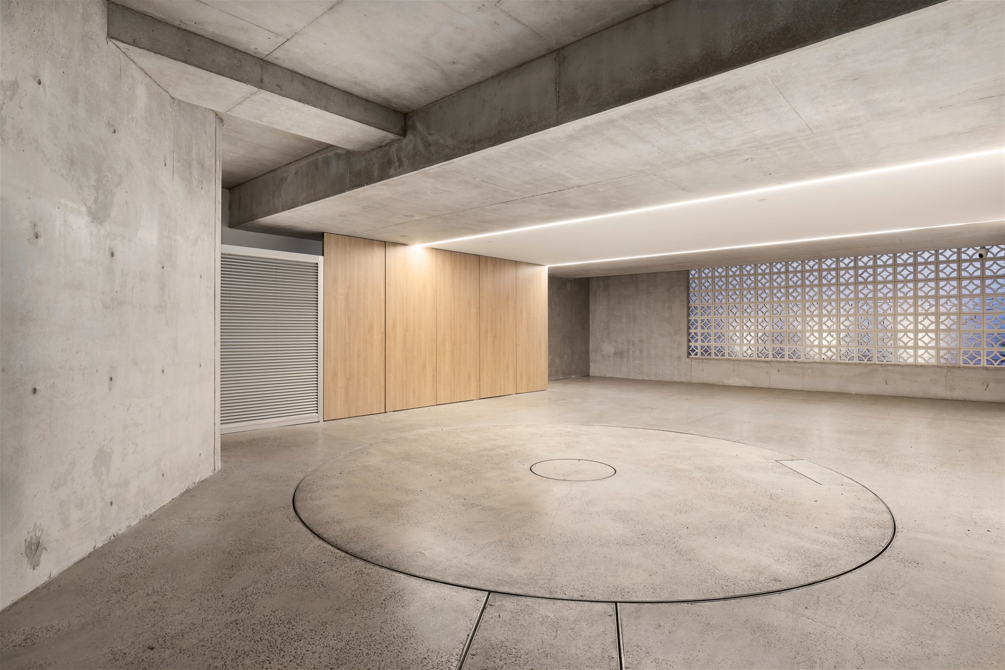 $3,850 per week fully furnished 20