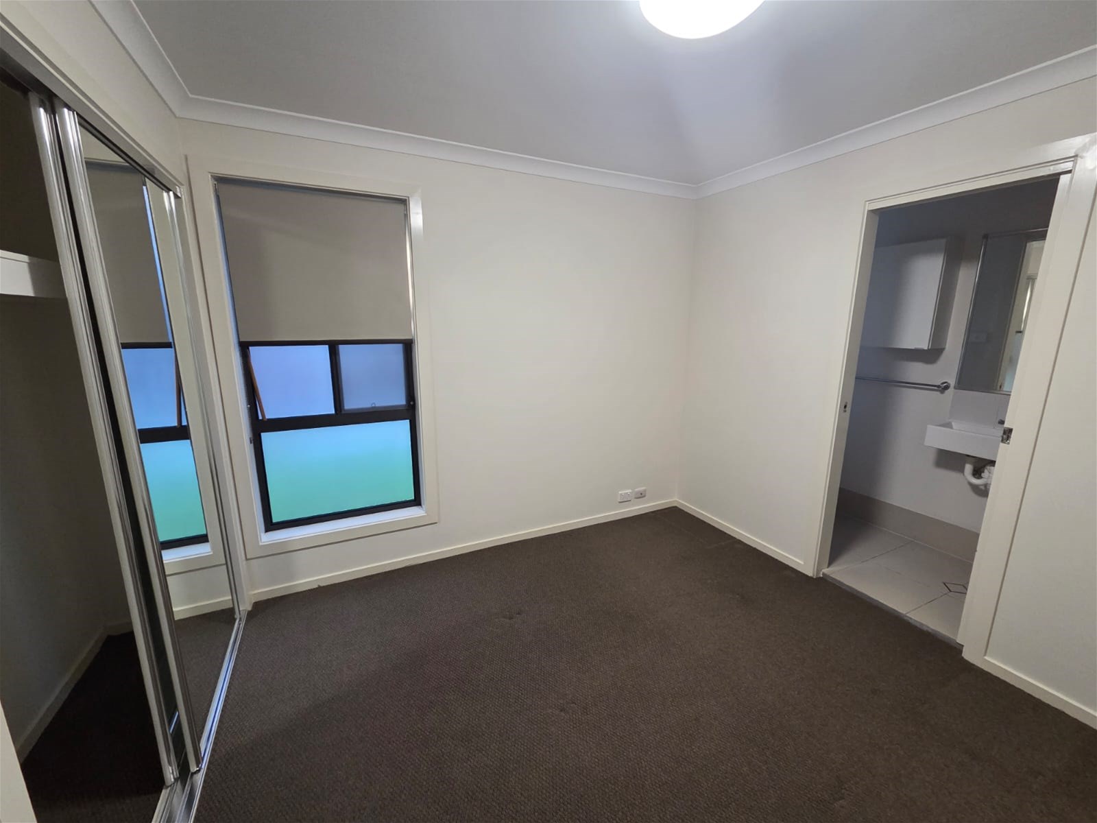 Separate, Modern 2 bed, 2 8