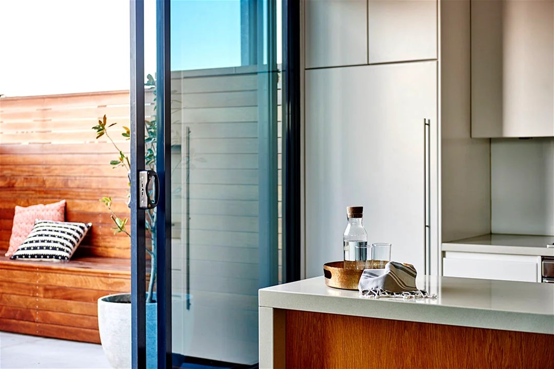 3 month lease, $3010 p/w 11