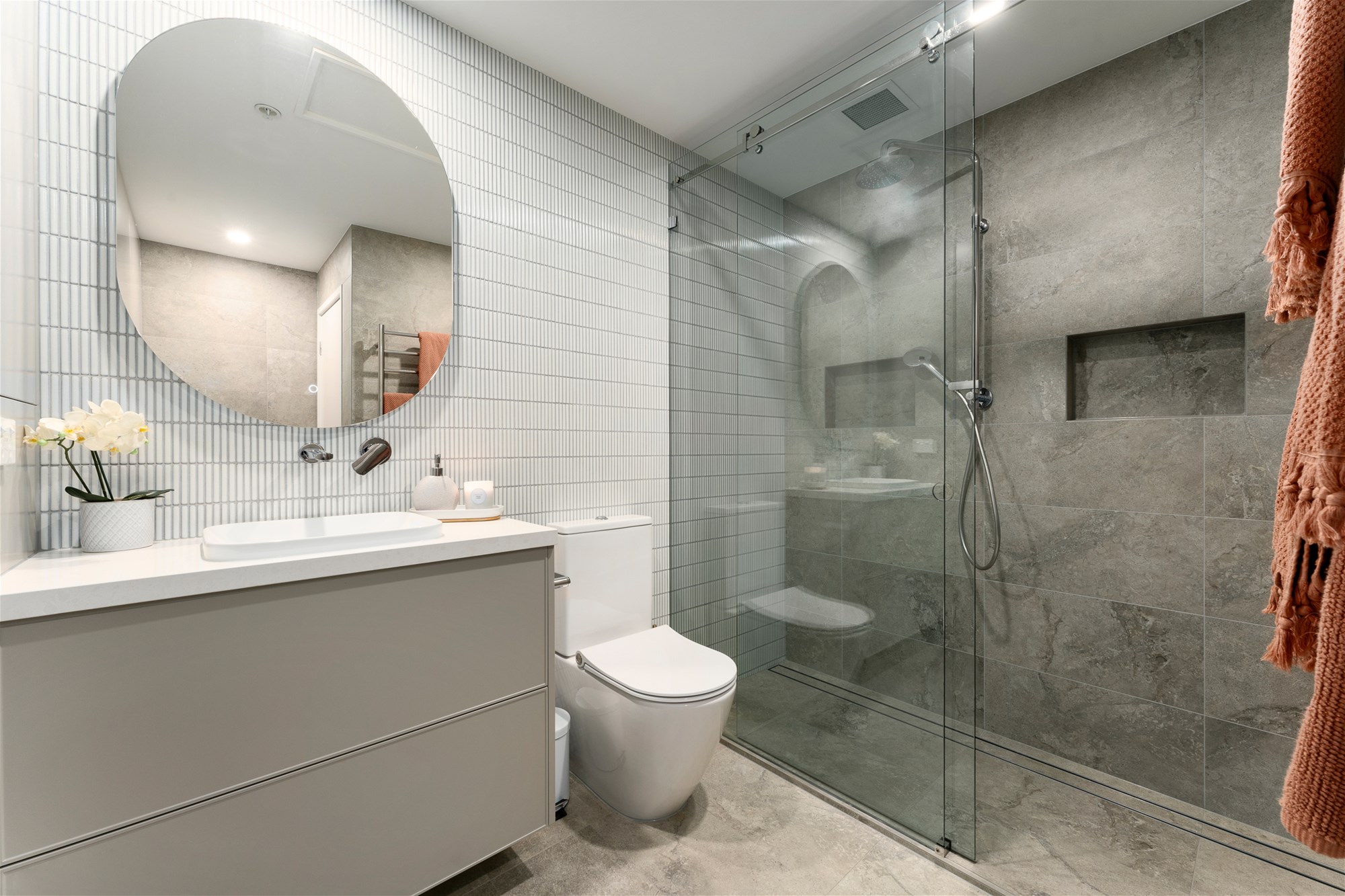 3 month lease, $3010 p/w 19