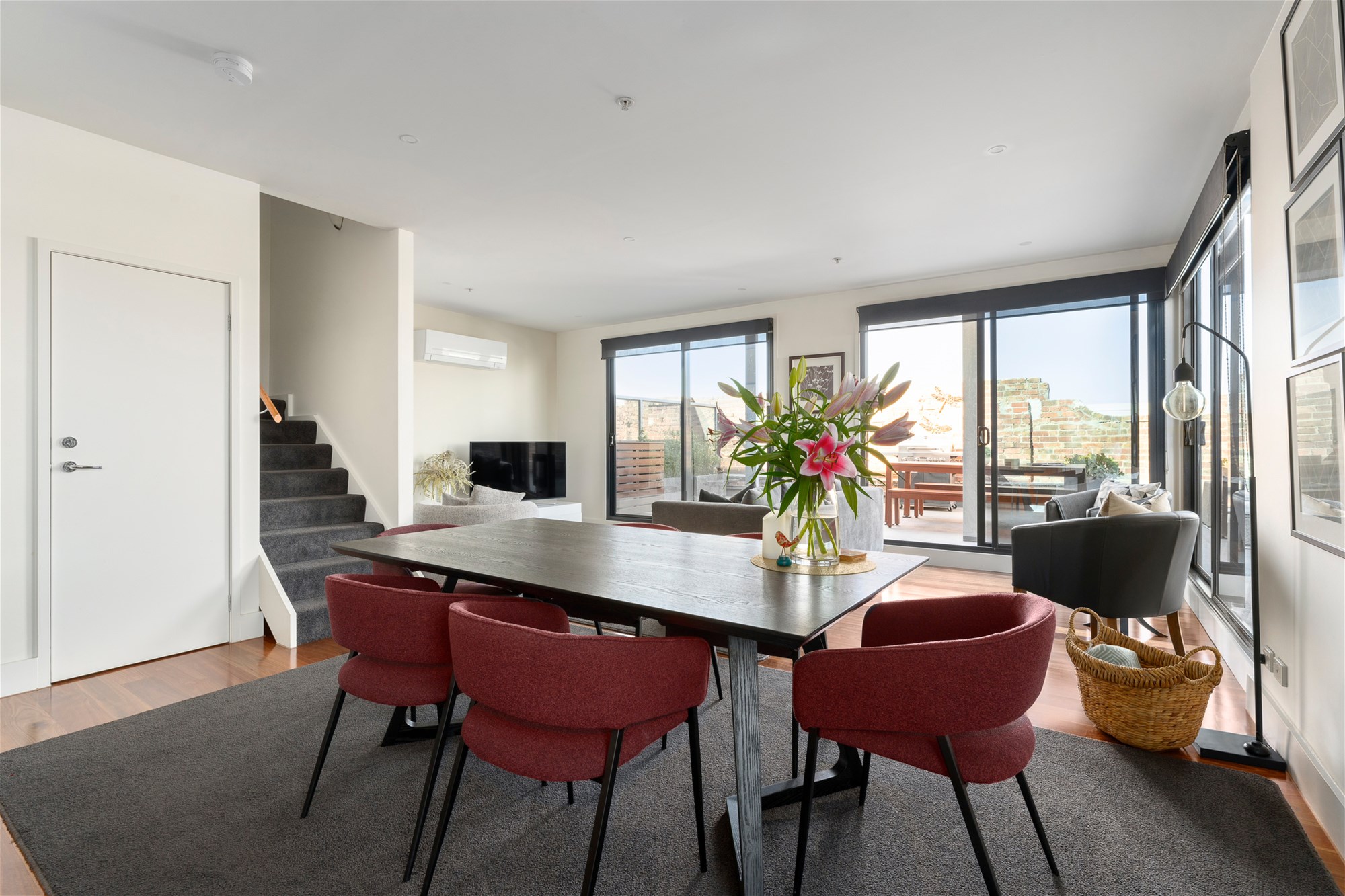 3 month lease, $3010 p/w 6