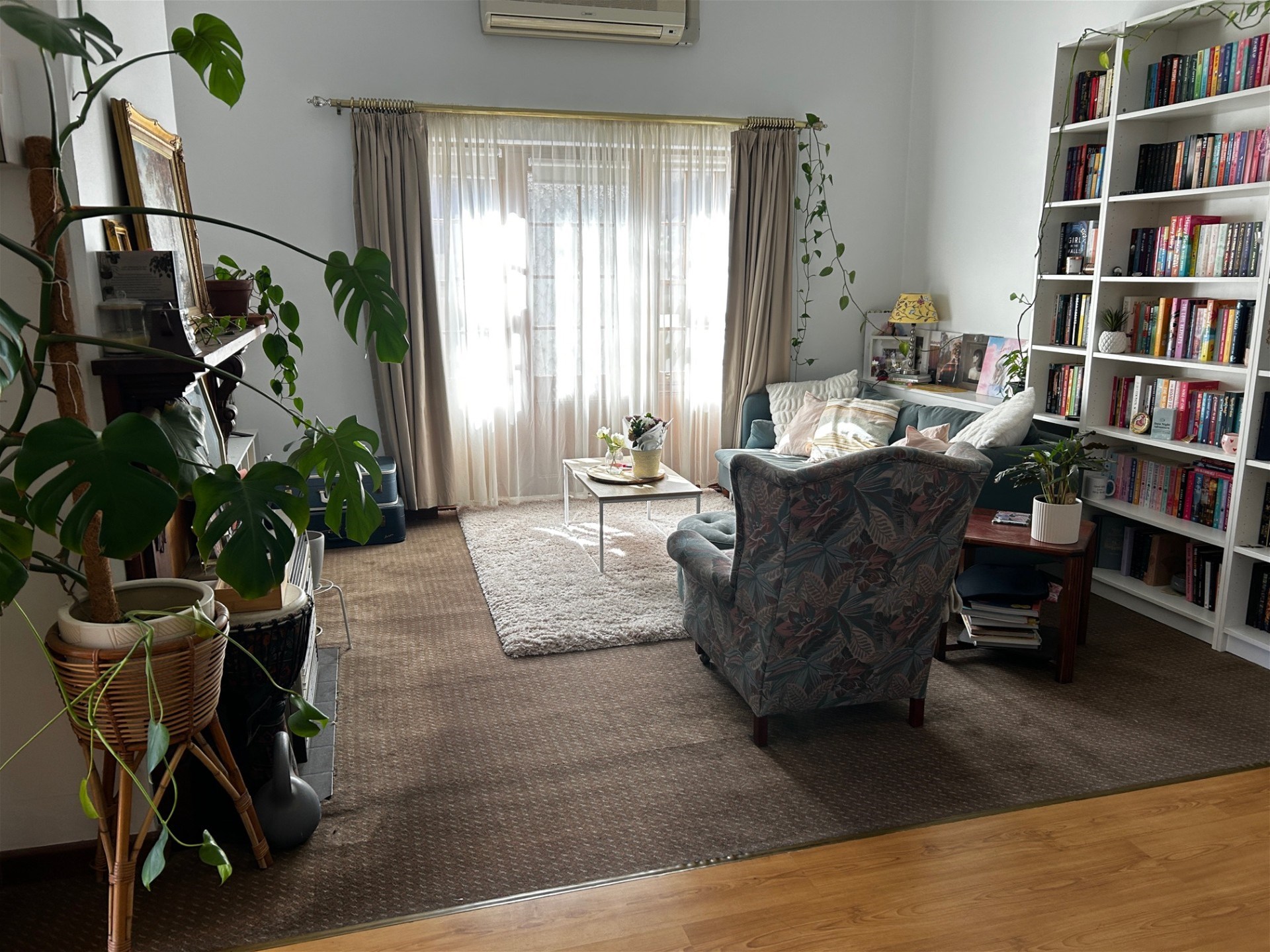 Character Sandstone  2br Villa Maisonette close to all facilties