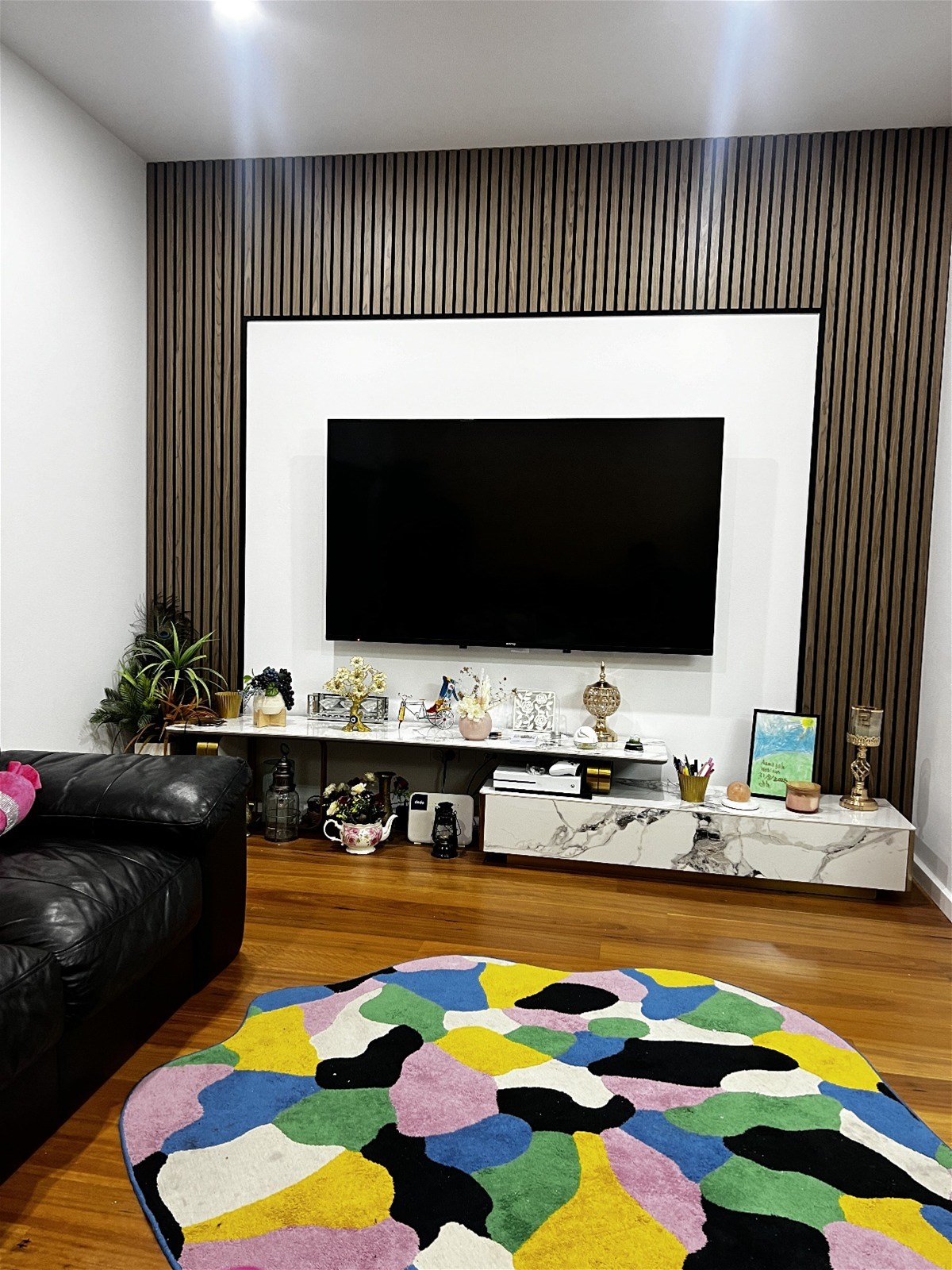 3 Bedroom Townhouse with 2 Garages, 2 Living & Balcony -Available now