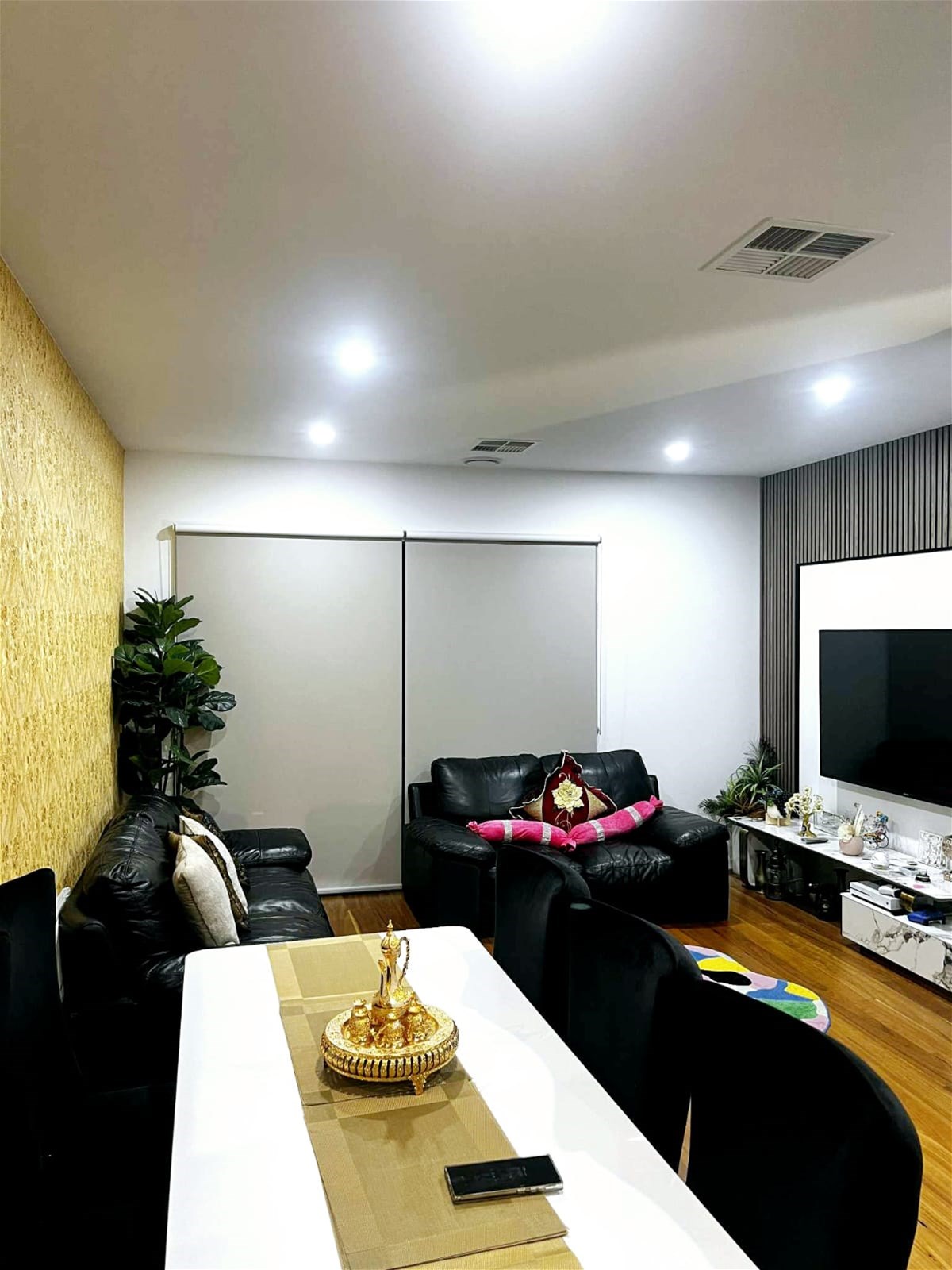 3 Bedroom Townhouse with 2 4