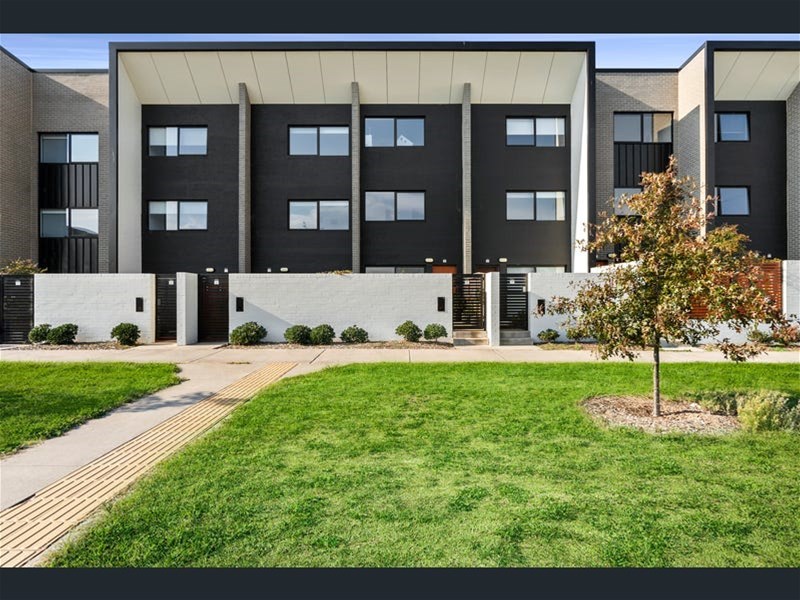 3 Bedroom Townhouse with 2 14