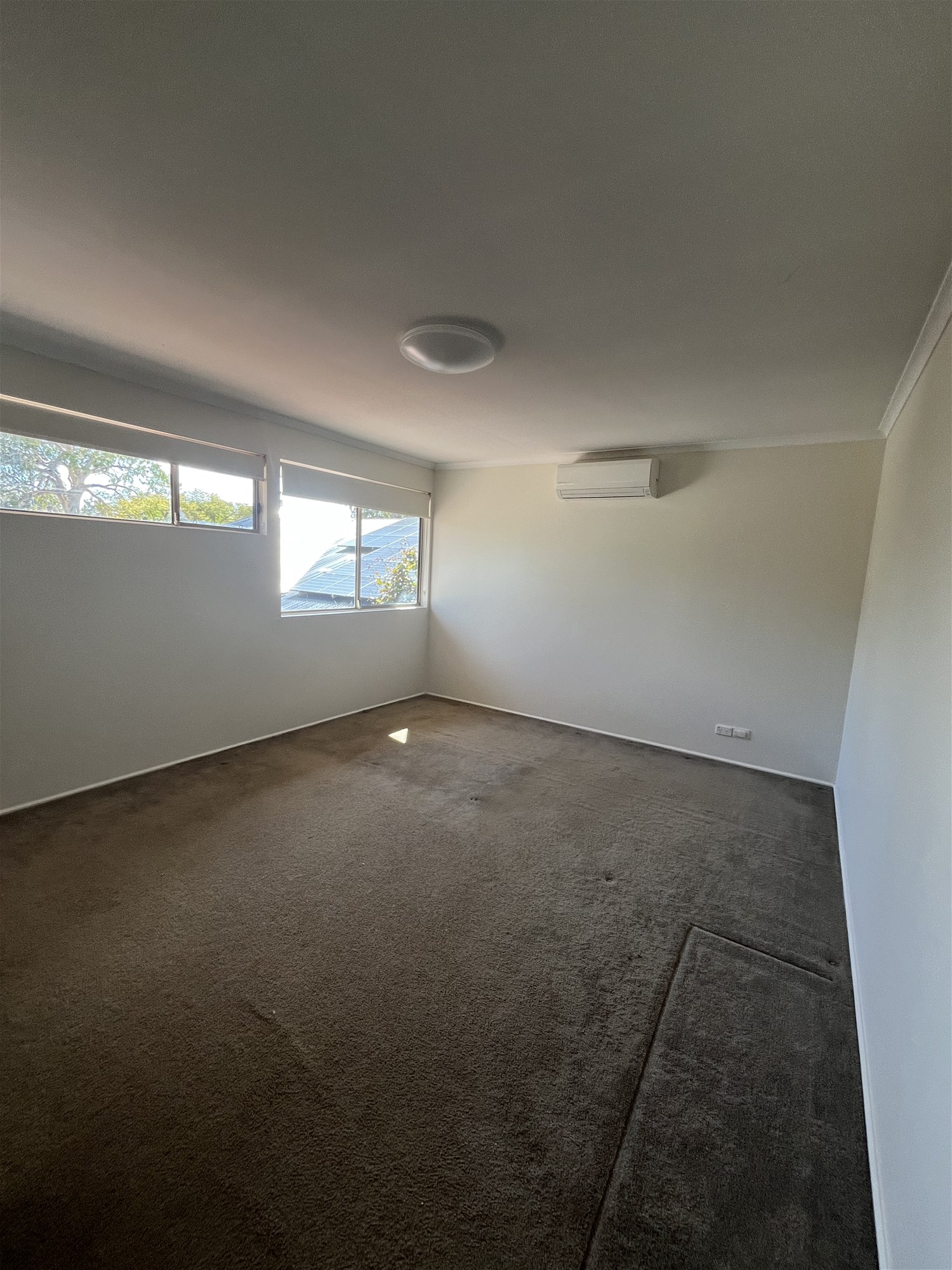 Spacious 3 br Townhouse for 16