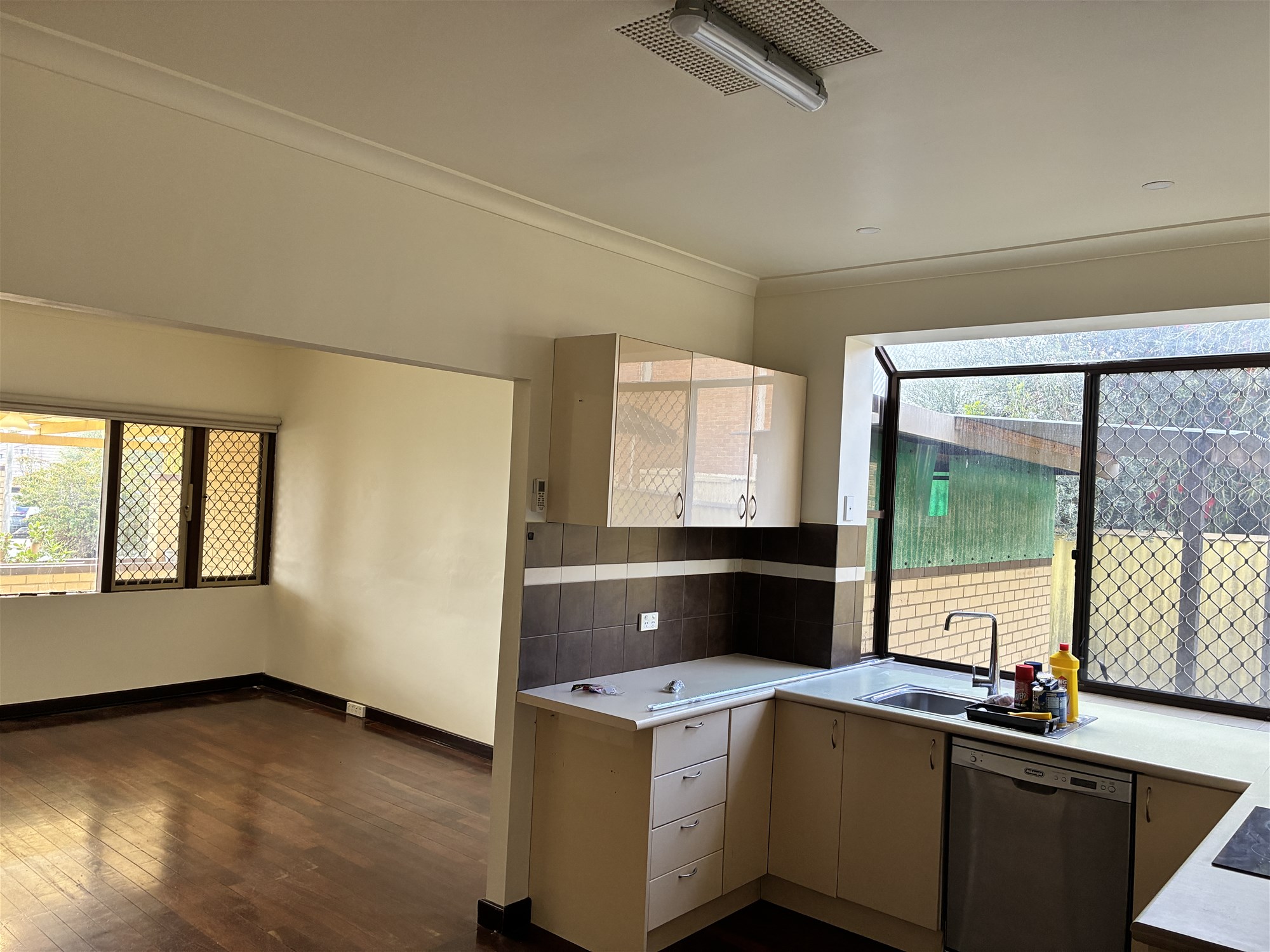 Cosy Karrinyup Home 3