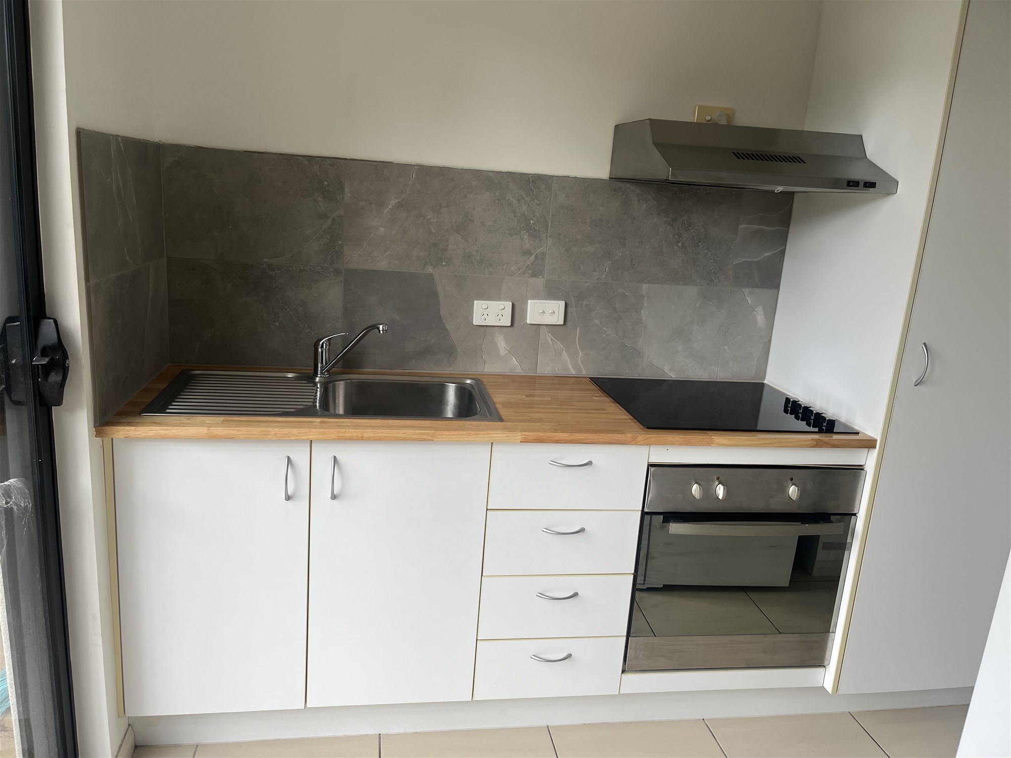 Stylish Studio Apartment for Rent 5