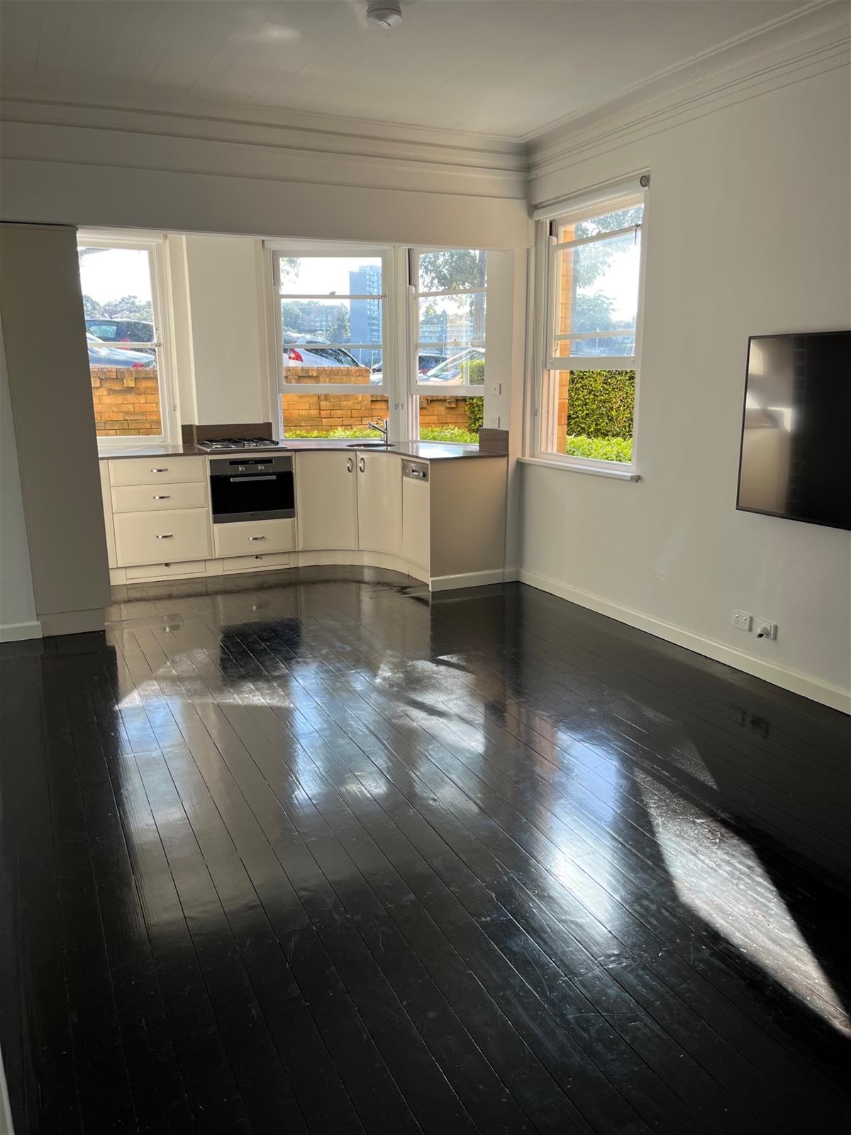 Sunny 2-Bedroom Waterfront Gem – 2