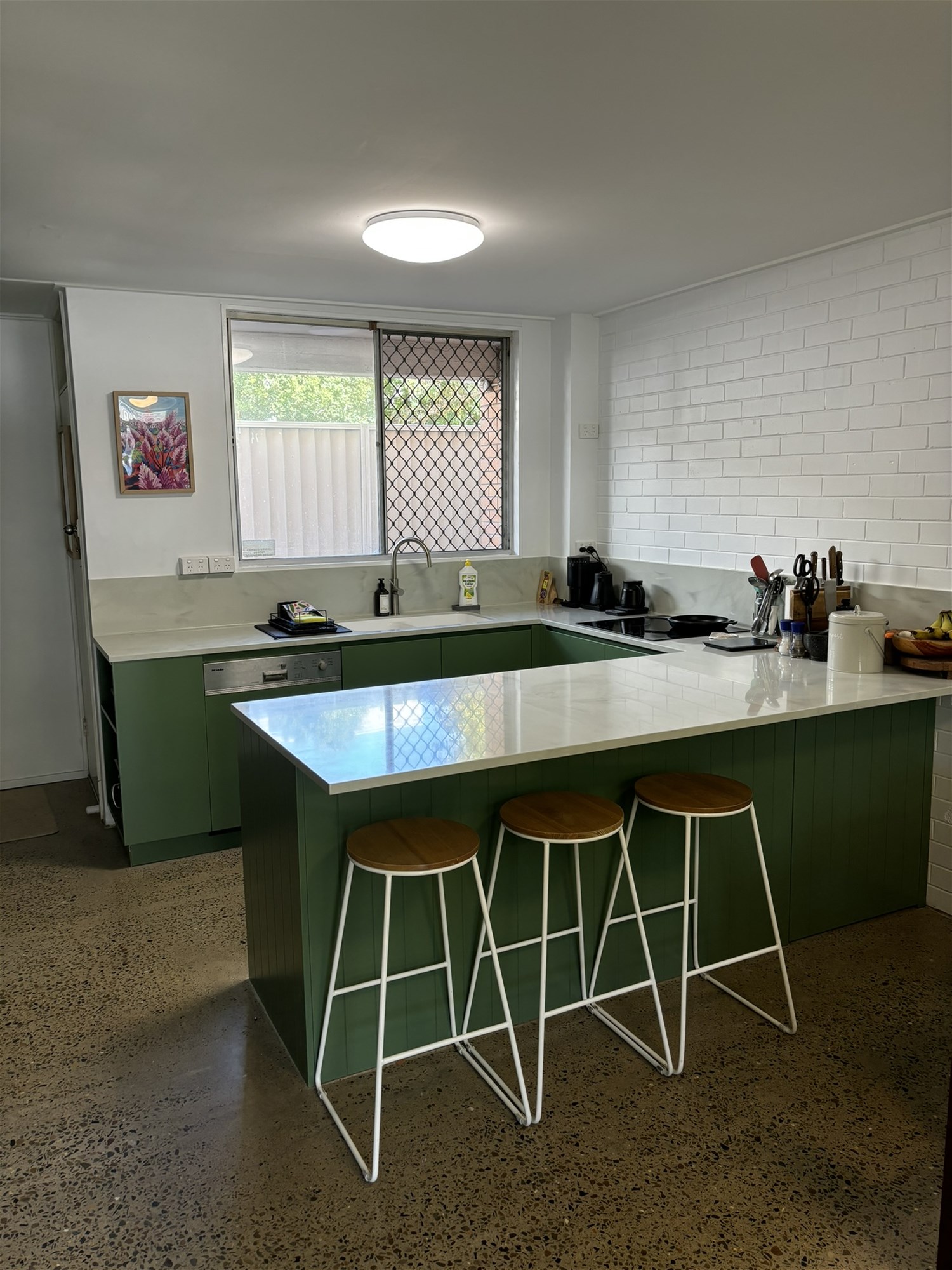 Beachside Living in Mermaid 4