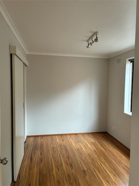 One Bedroom light filled Apartment 4