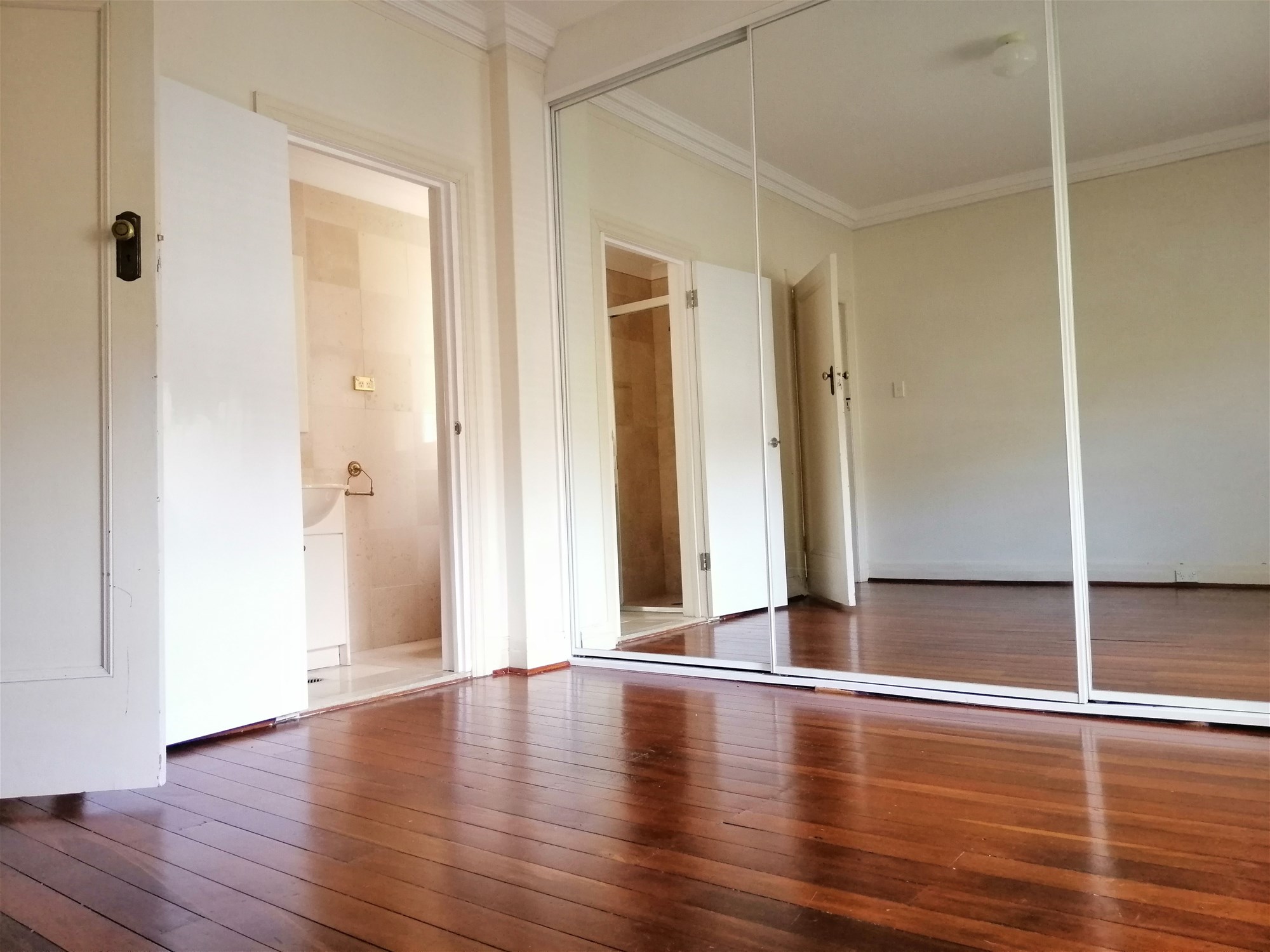 Three Large Bedroom Apartment + 19