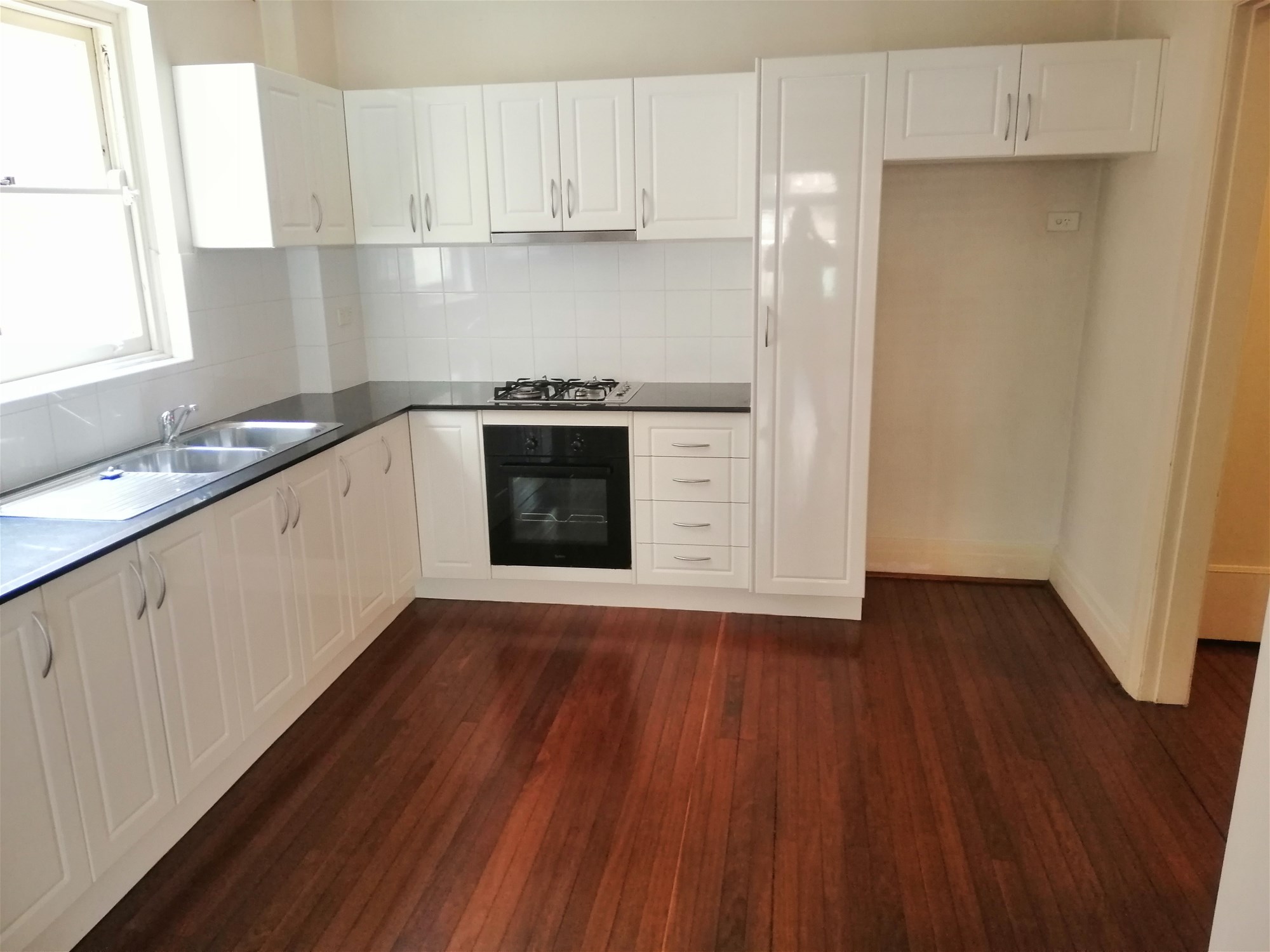 Three Large Bedroom Apartment + 24