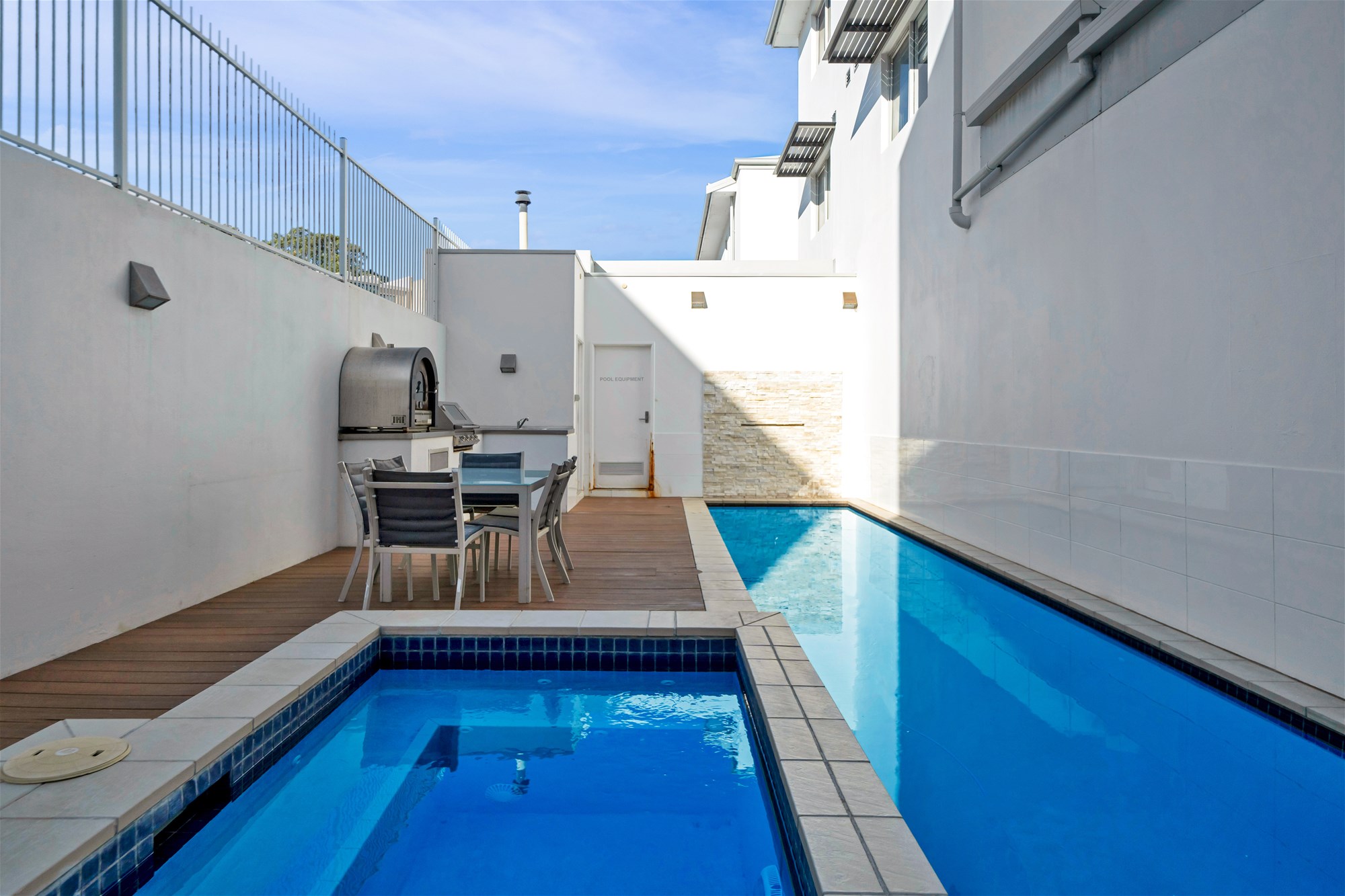 Quiet and Secure Apartment in 20