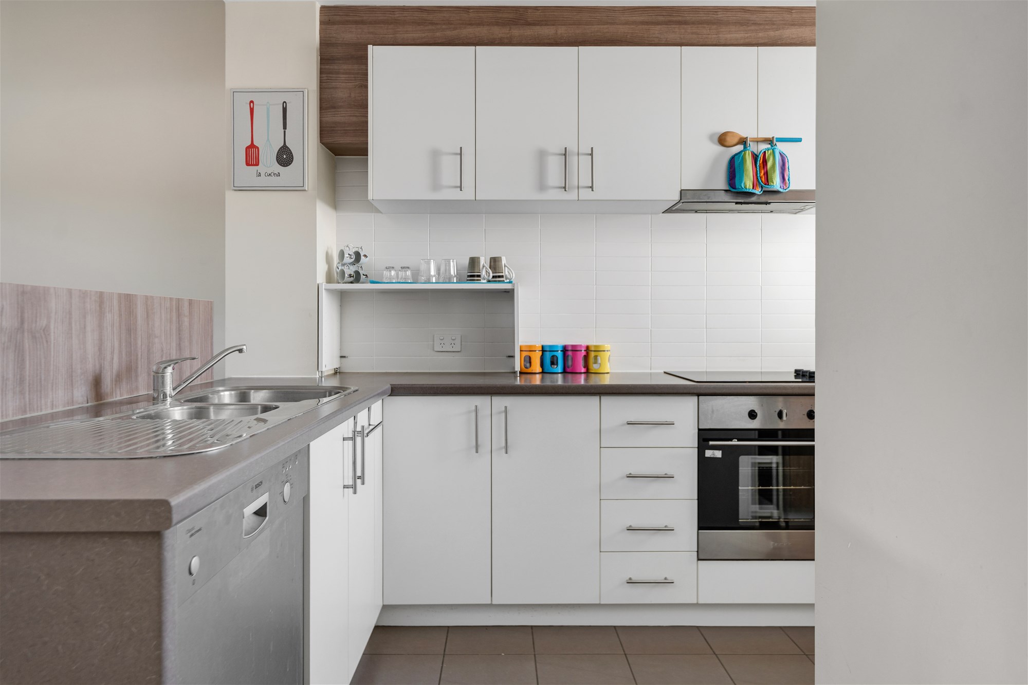 Quiet and Secure Apartment in 6