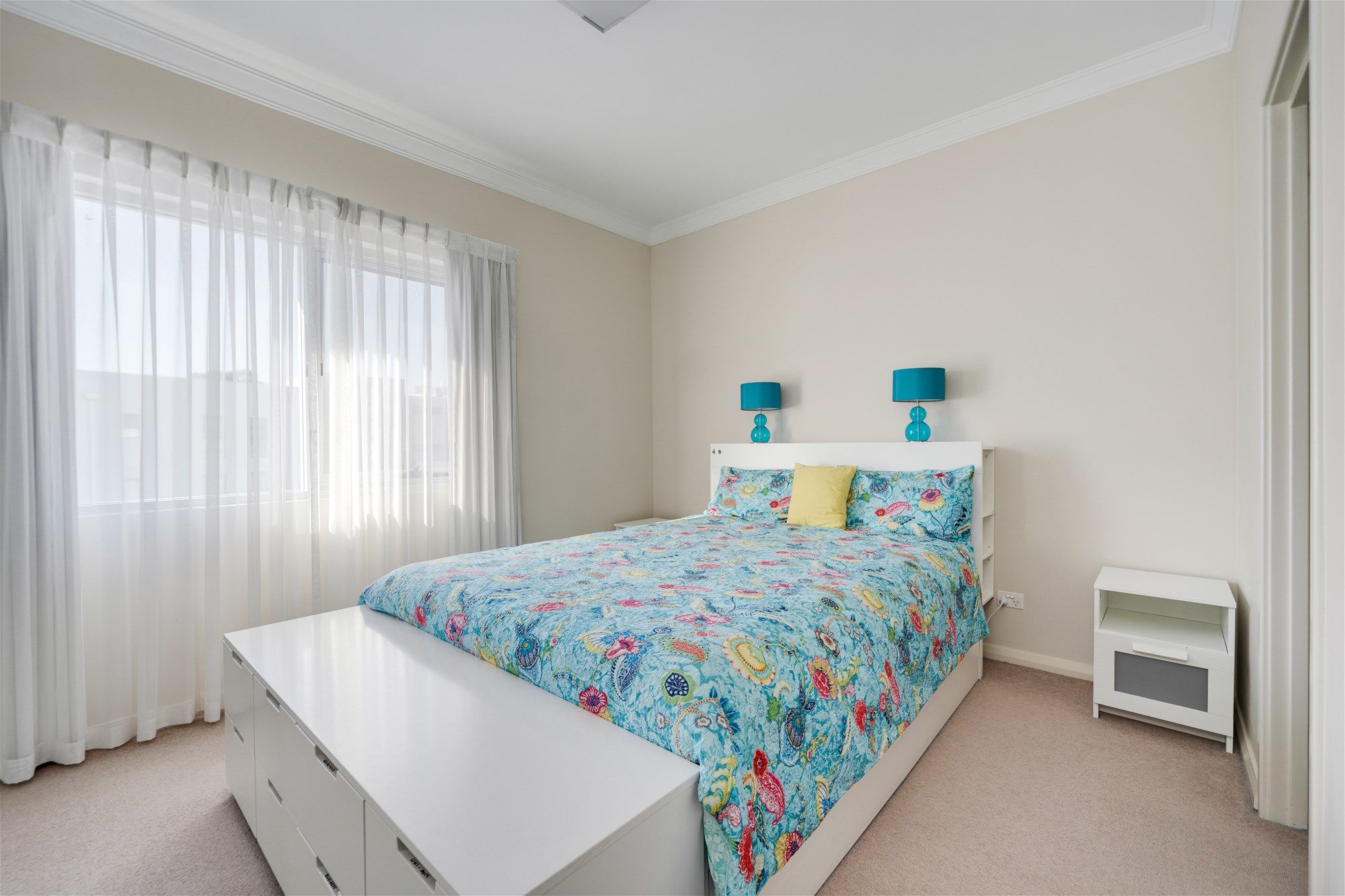 Quiet and Secure Apartment in 9