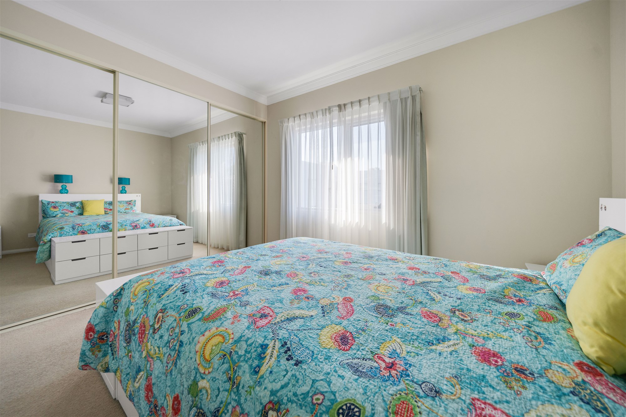 Quiet and Secure Apartment in 10