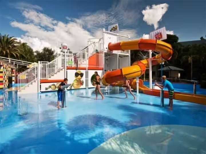 Fully furnished 2 bedroom 2 18