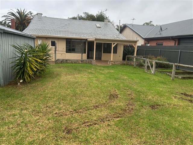CLARENCE PARK SANDSTONE FRONTED 3 27