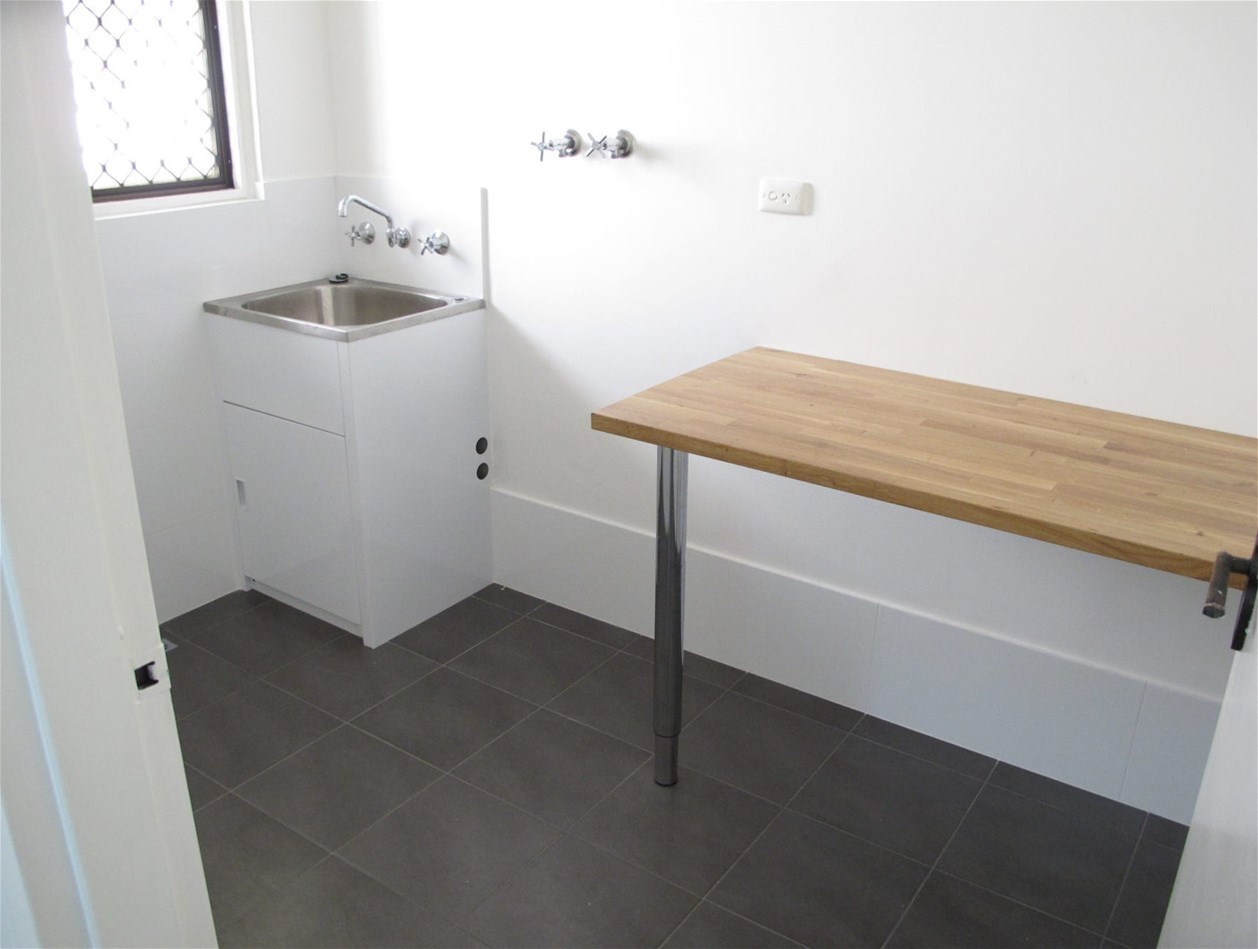 Spacious 4 Bed / 2 9