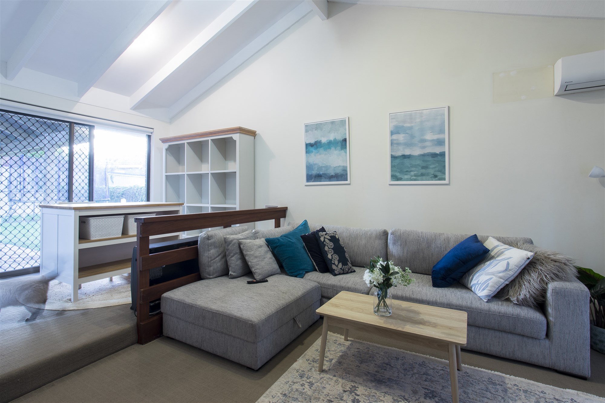 Spacious 4 Bed / 2 8